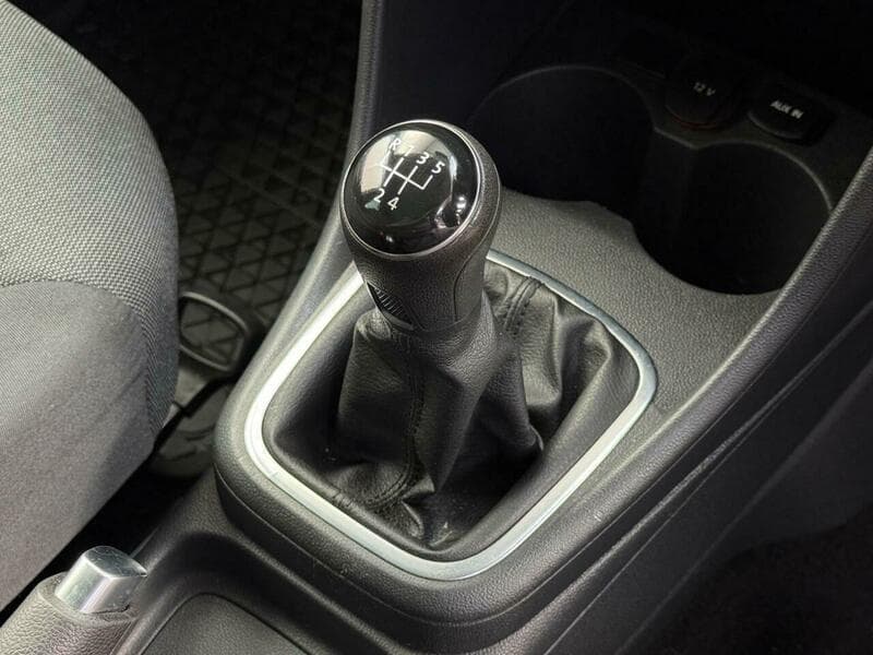 2014 Volkswagen Polo - Image 15