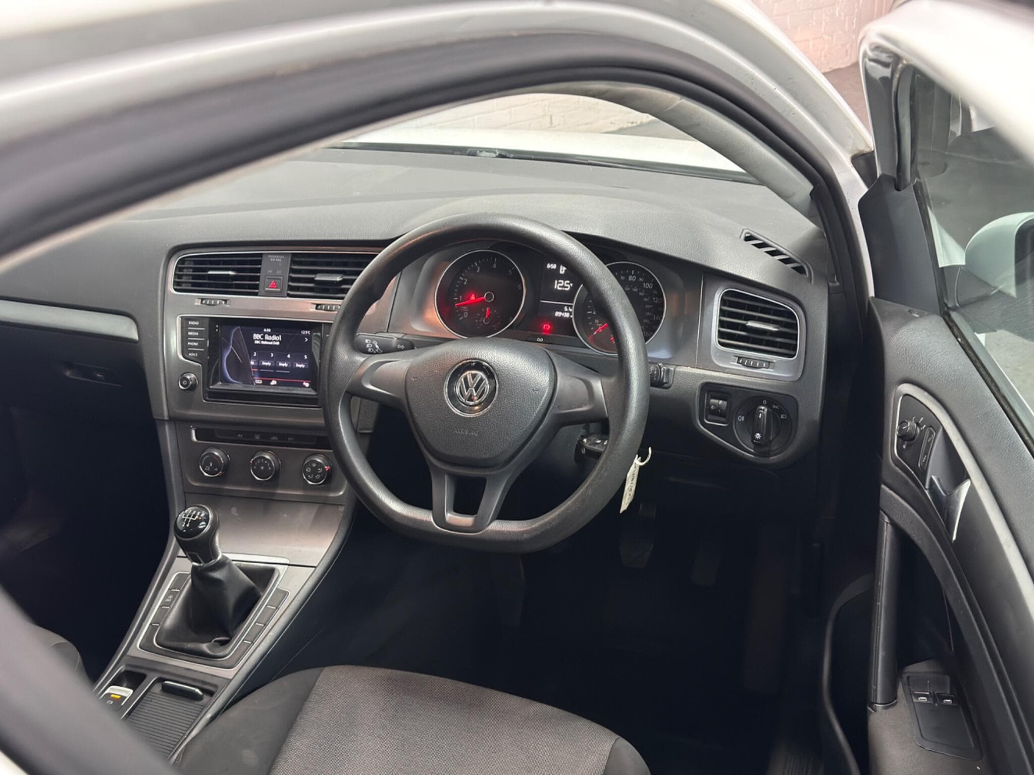 2013 Volkswagen Golf - Image 26