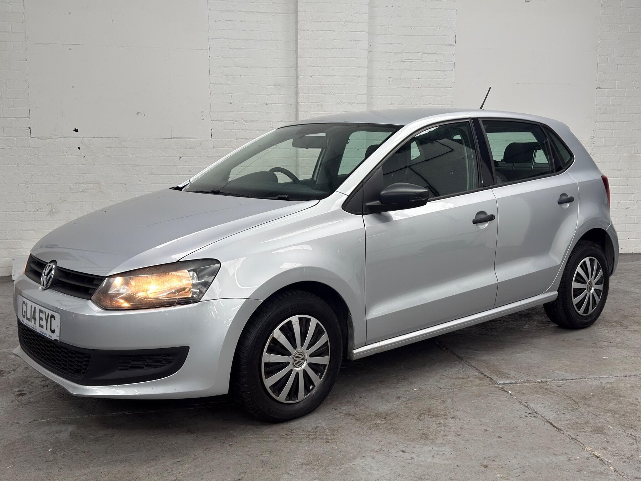 2014 Volkswagen Polo - Image 4