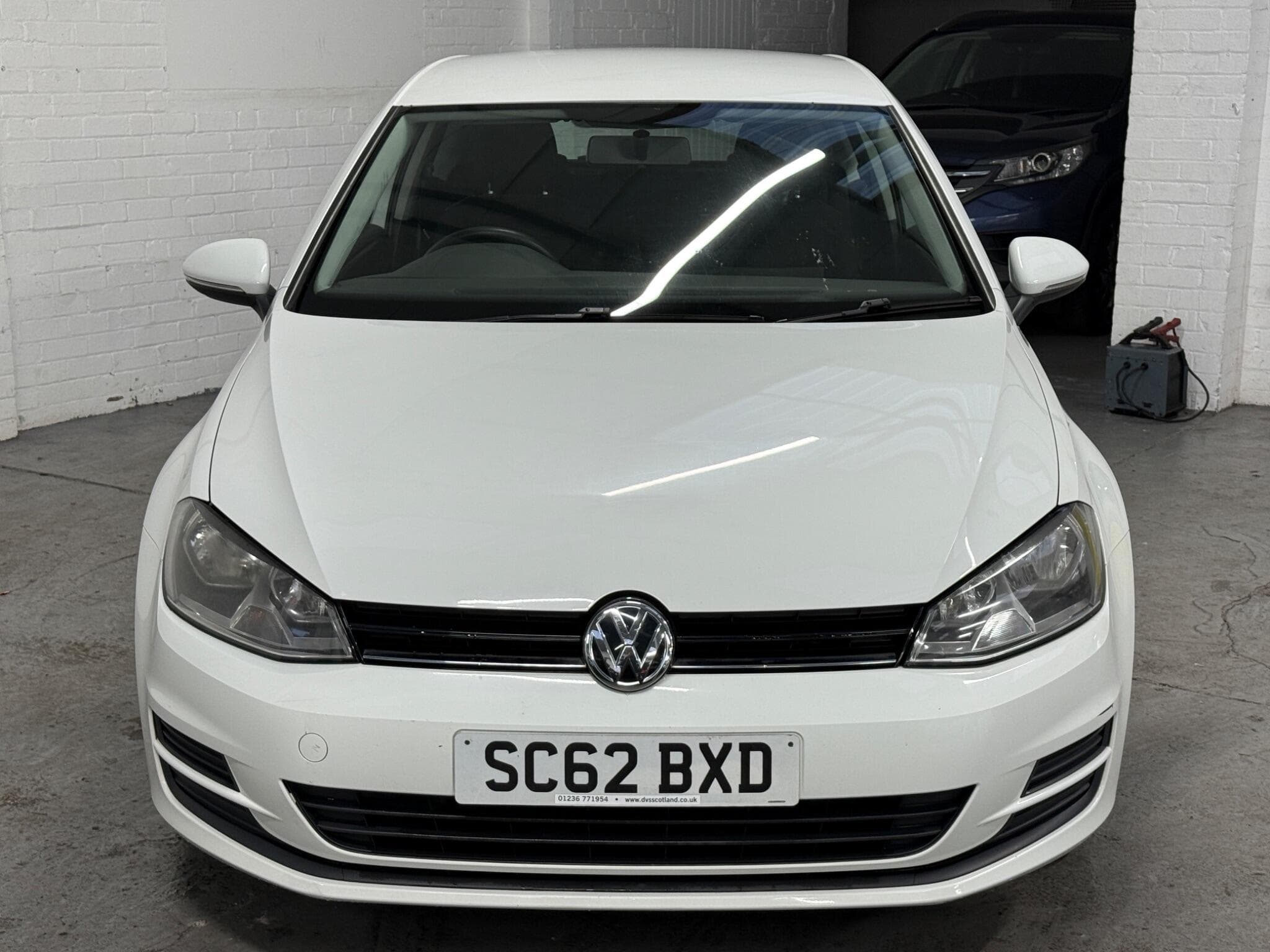 2013 Volkswagen Golf - Image 2