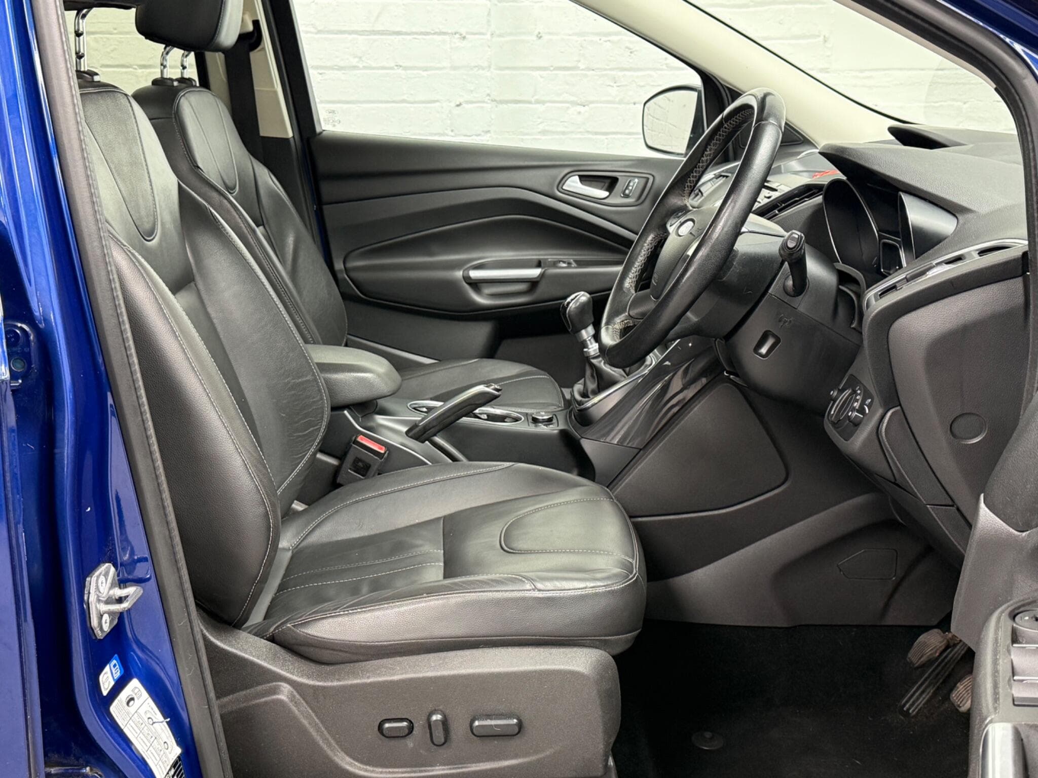 2015 Ford Kuga - Image 16