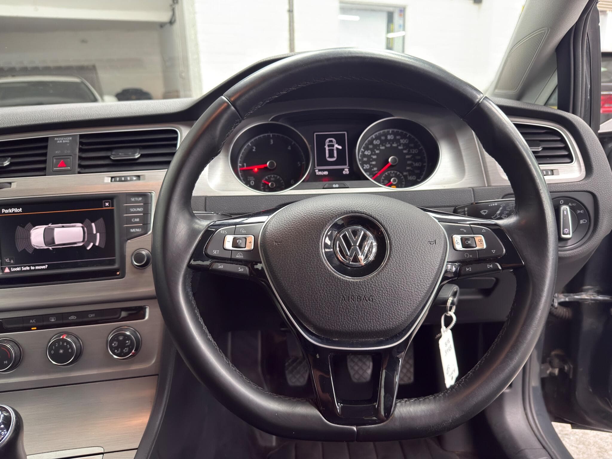 2015 Volkswagen Golf - Image 18