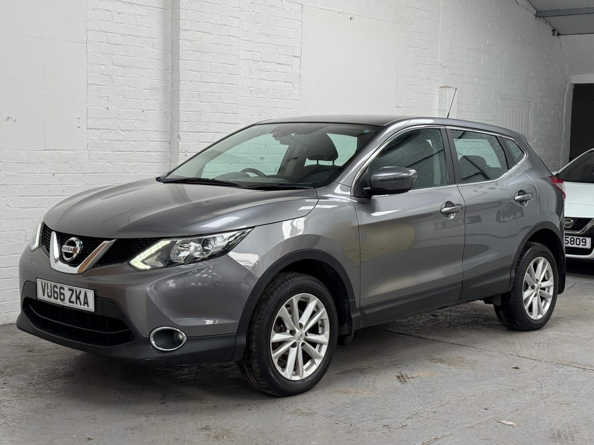 2016 Nissan Qashqai - Image 3