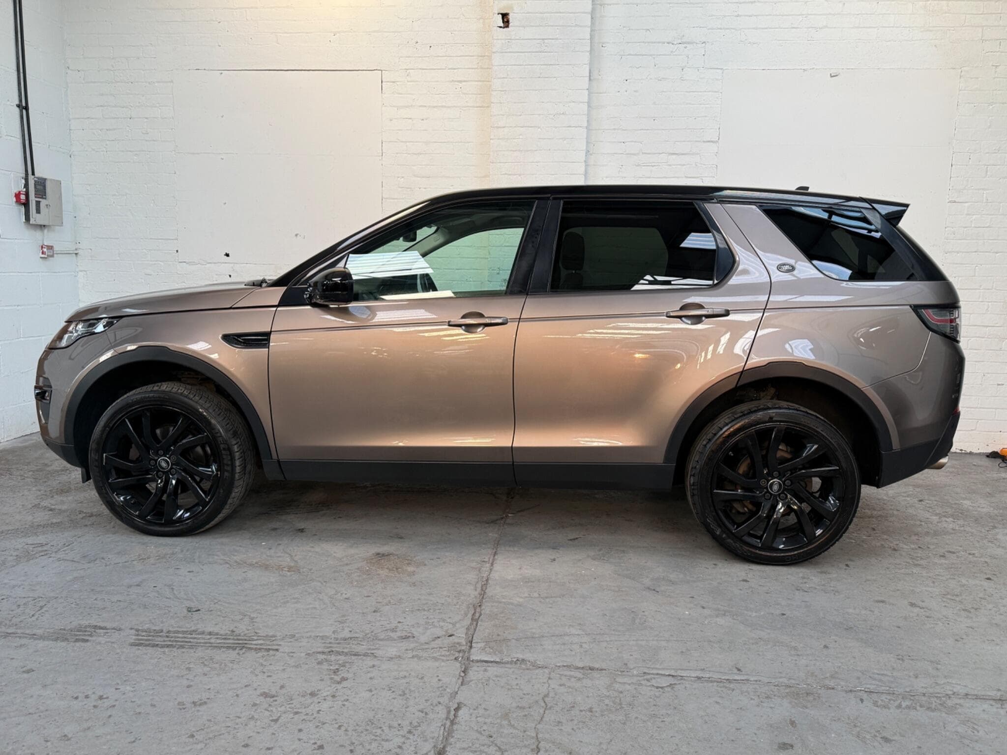 2015 Land Rover Discovery Sport - Image 8