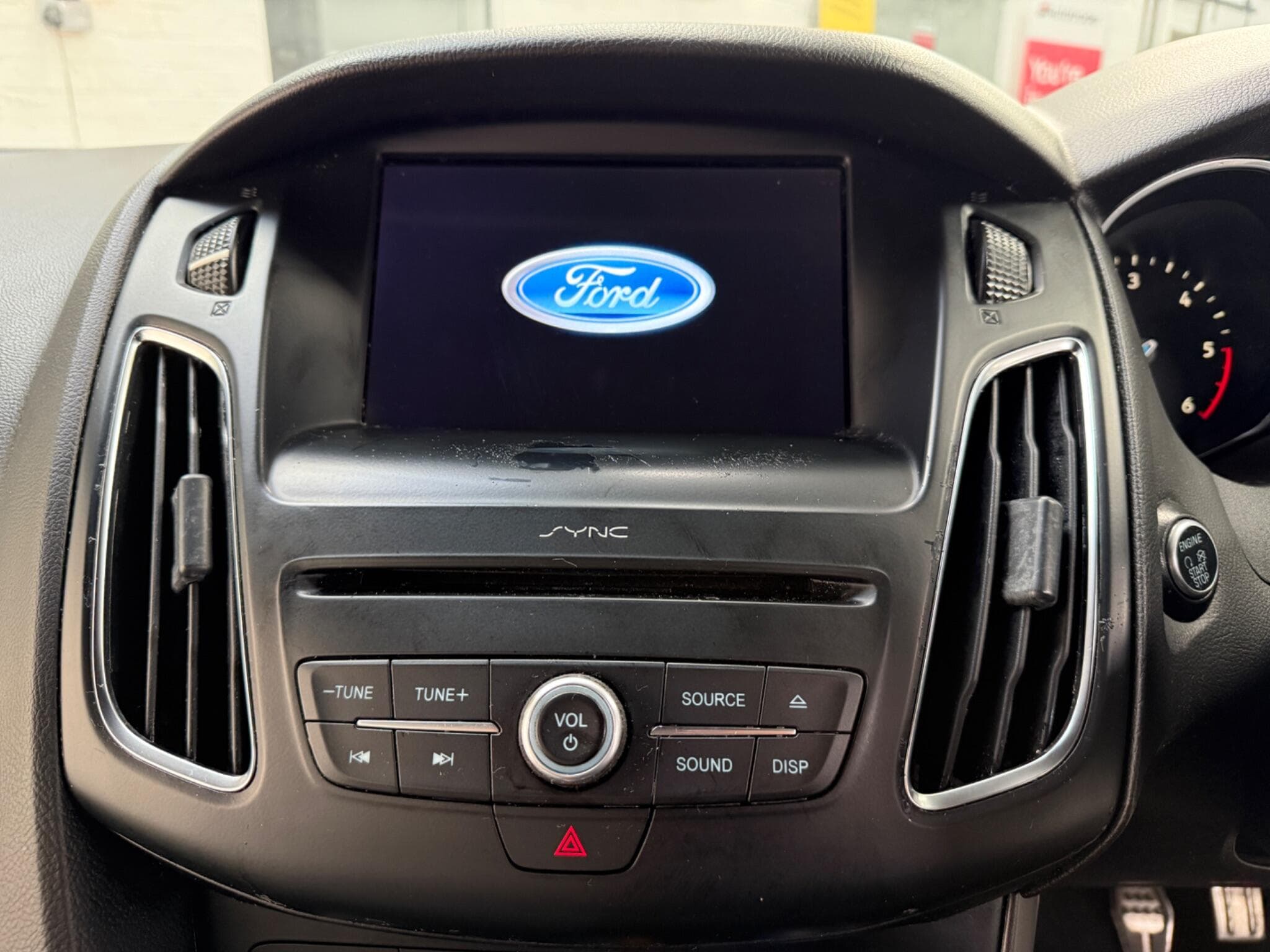 2017 Ford Focus - Image 20