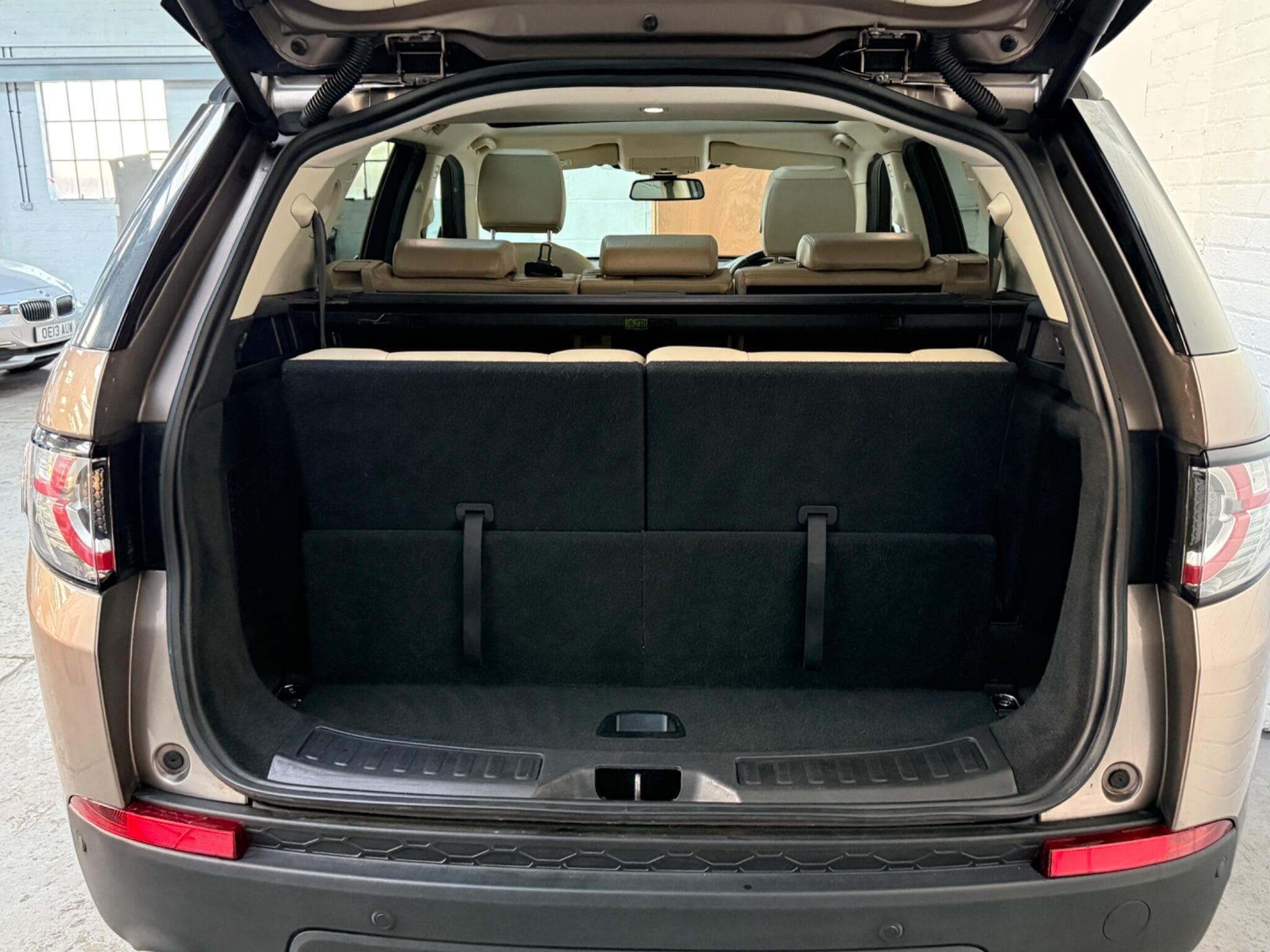 2015 Land Rover Discovery Sport - Image 21