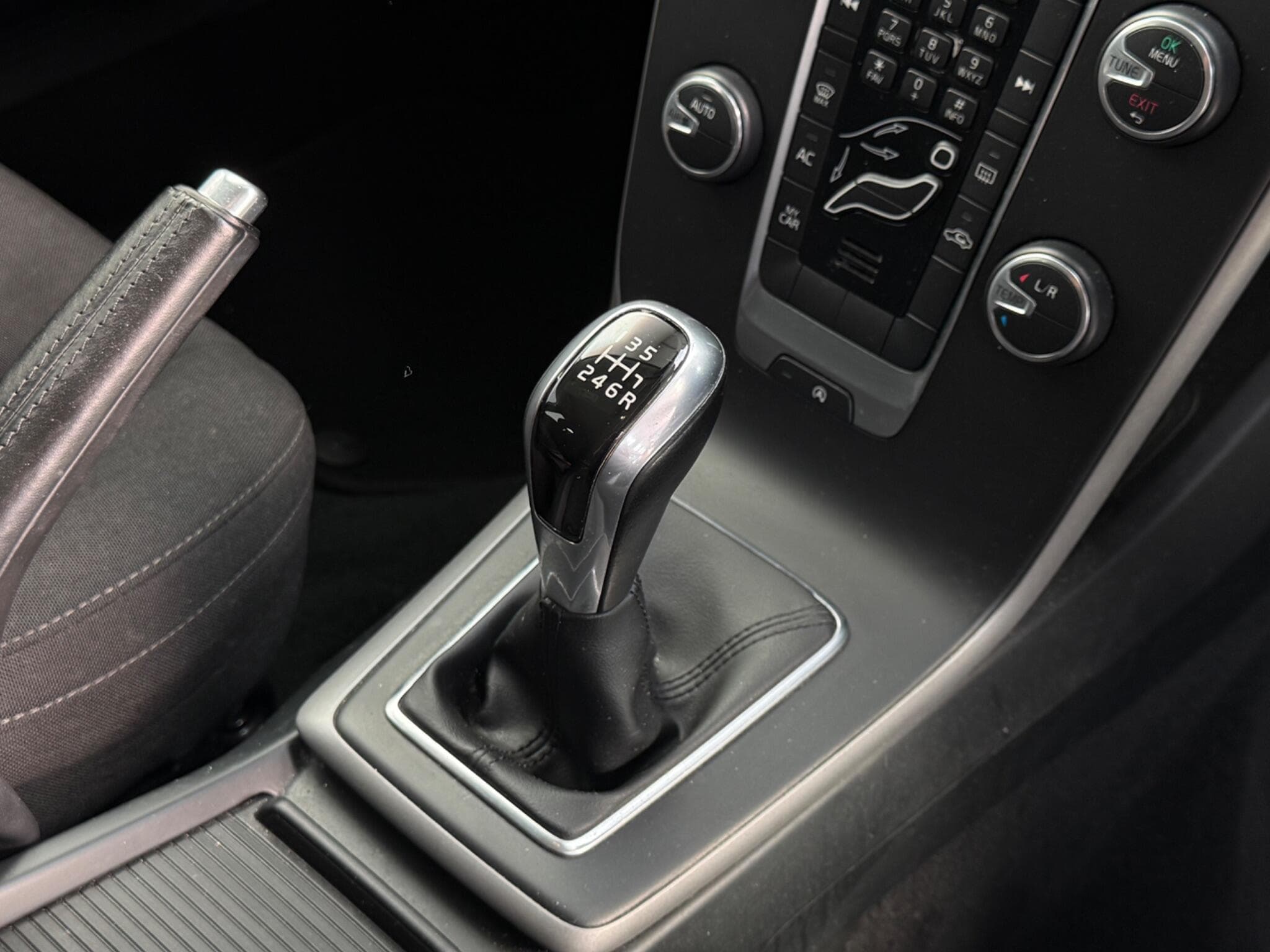 2015 Volvo V40 - Image 10