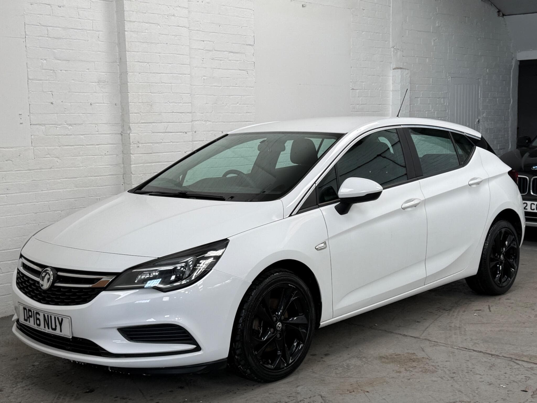 2016 Vauxhall Astra - Image 11