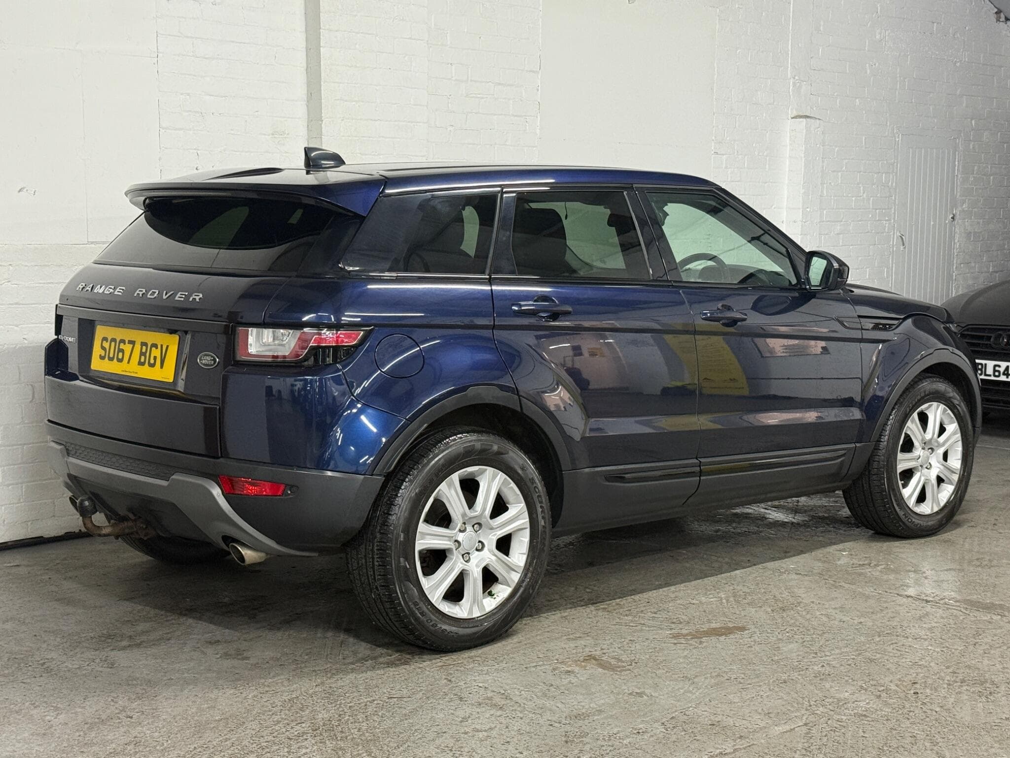 2017 Land Rover Range Rover Evoque - Image 11
