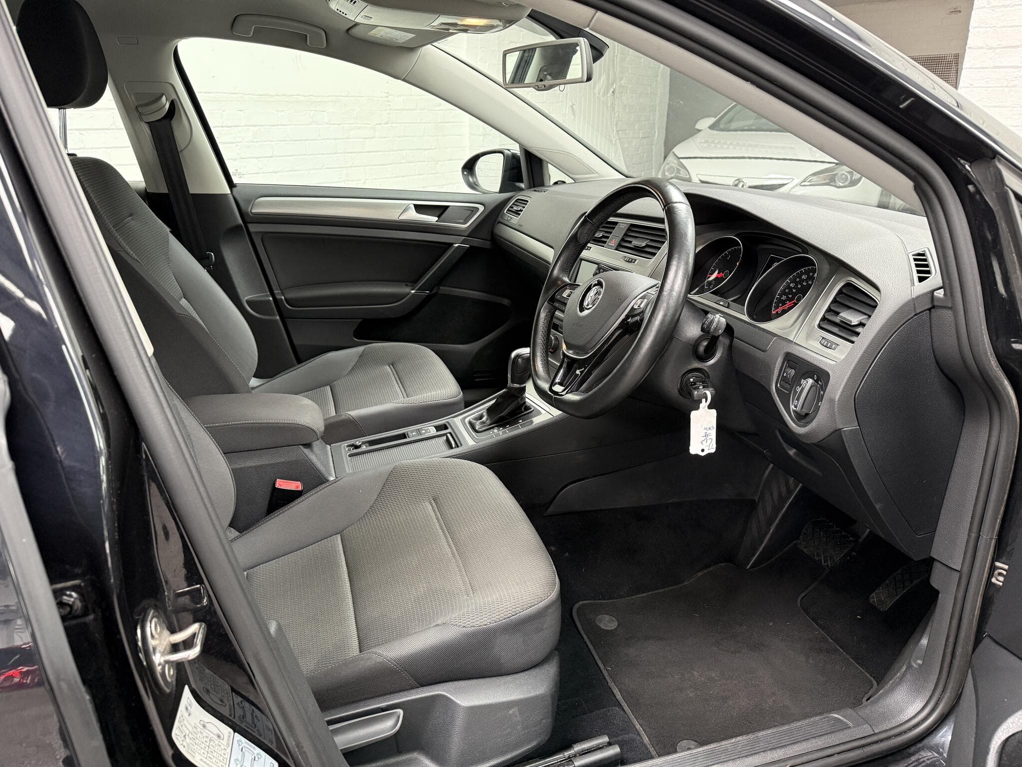 2015 Volkswagen Golf - Image 14