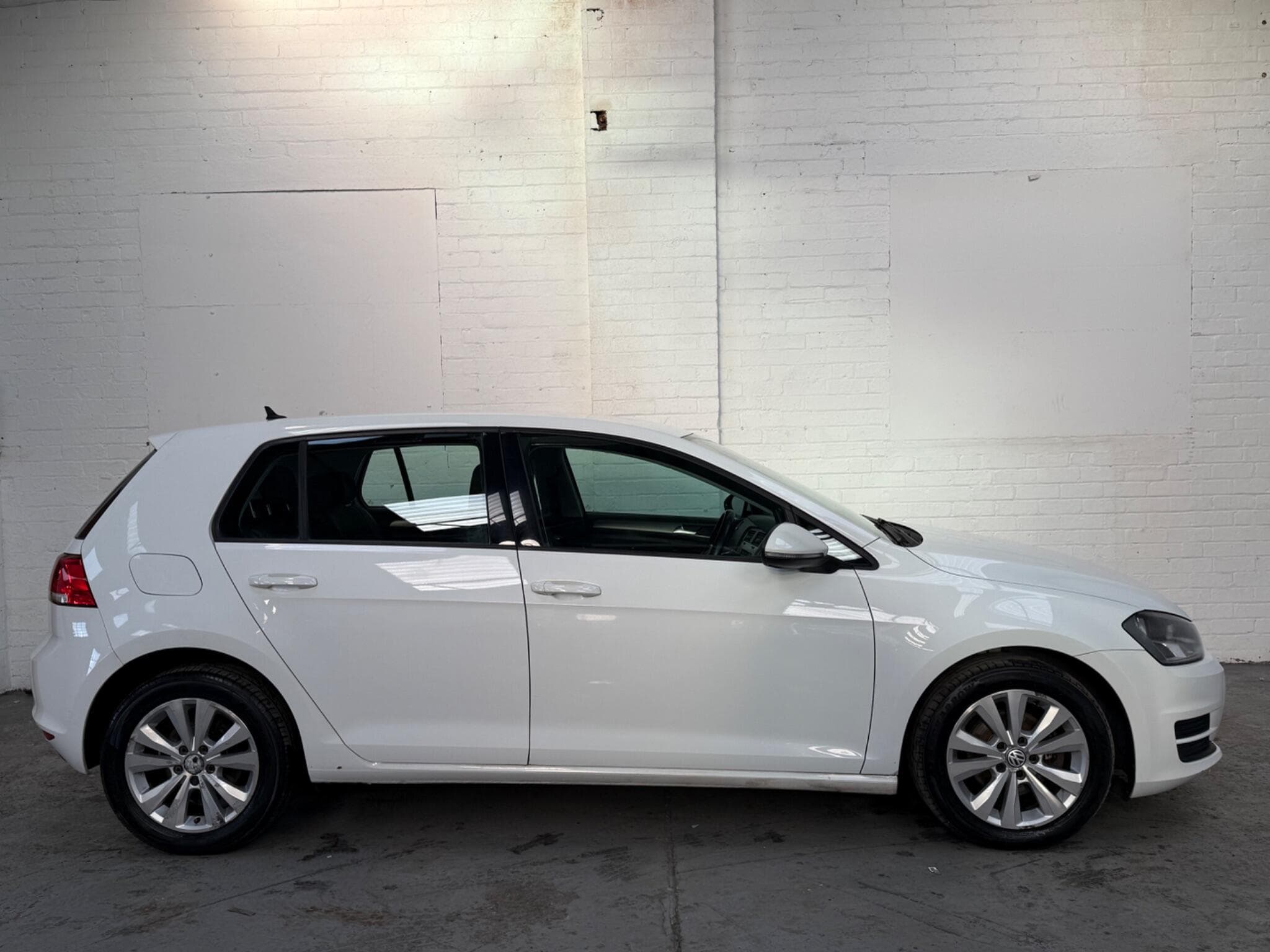2014 Volkswagen Golf - Image 3