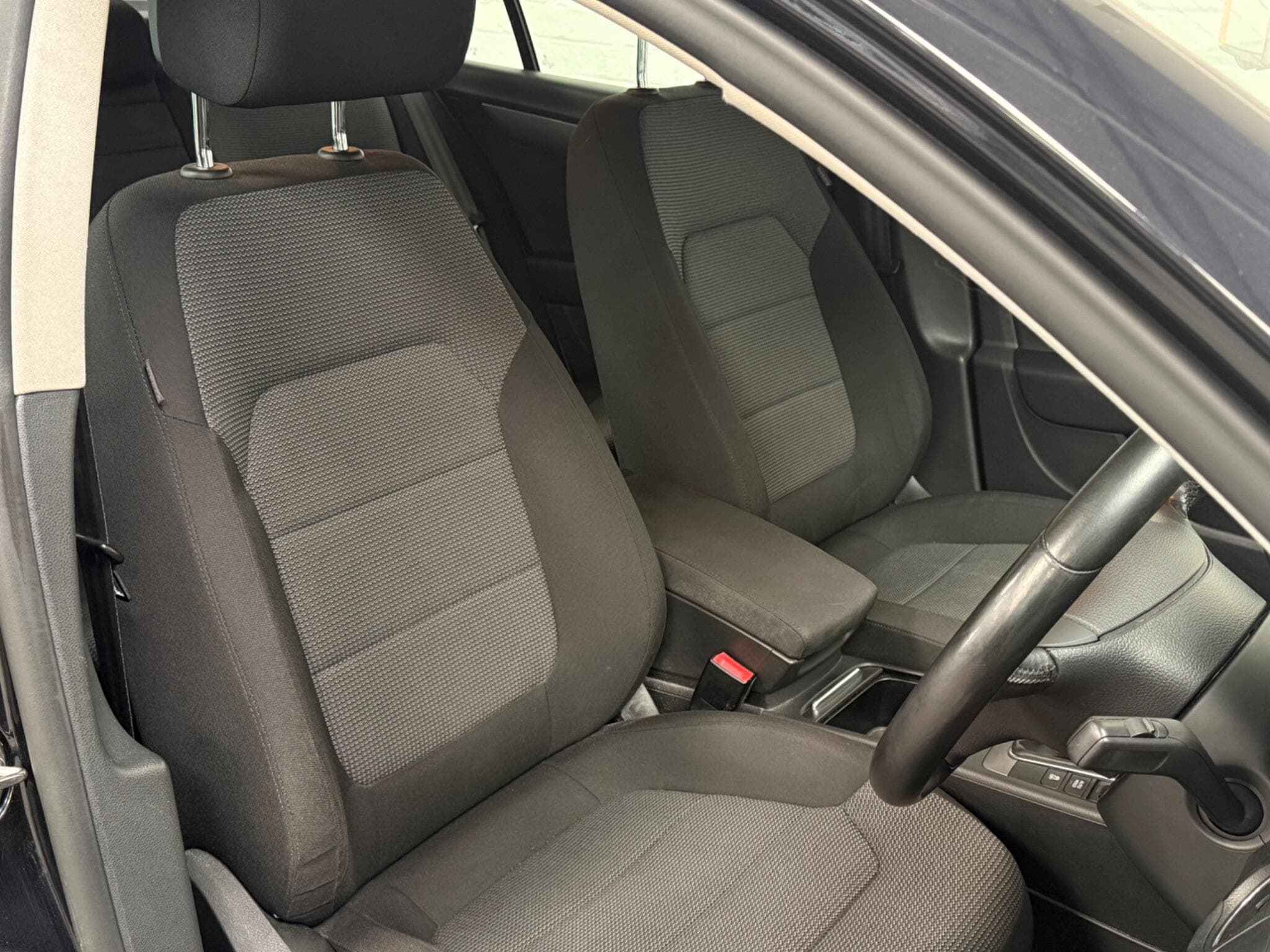 2012 Volkswagen Passat - Image 30