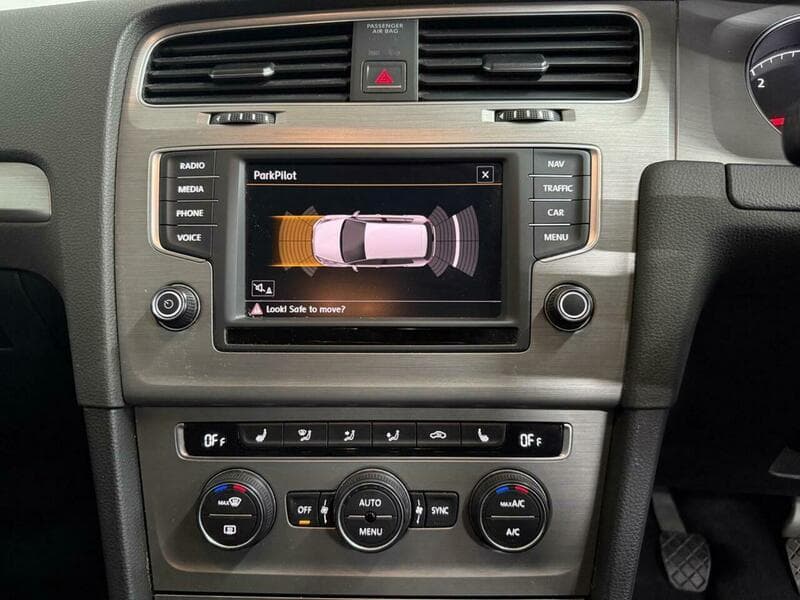 2016 Volkswagen Golf - Image 29