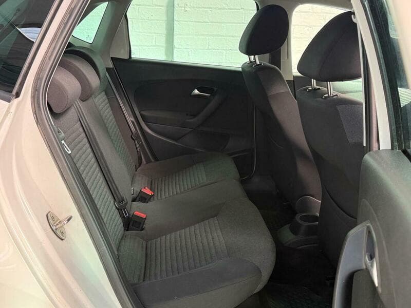 2014 Volkswagen Polo - Image 11