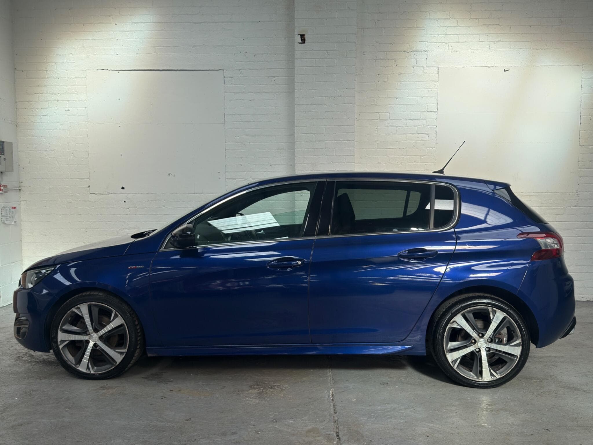 2015 Peugeot 308 - Image 9
