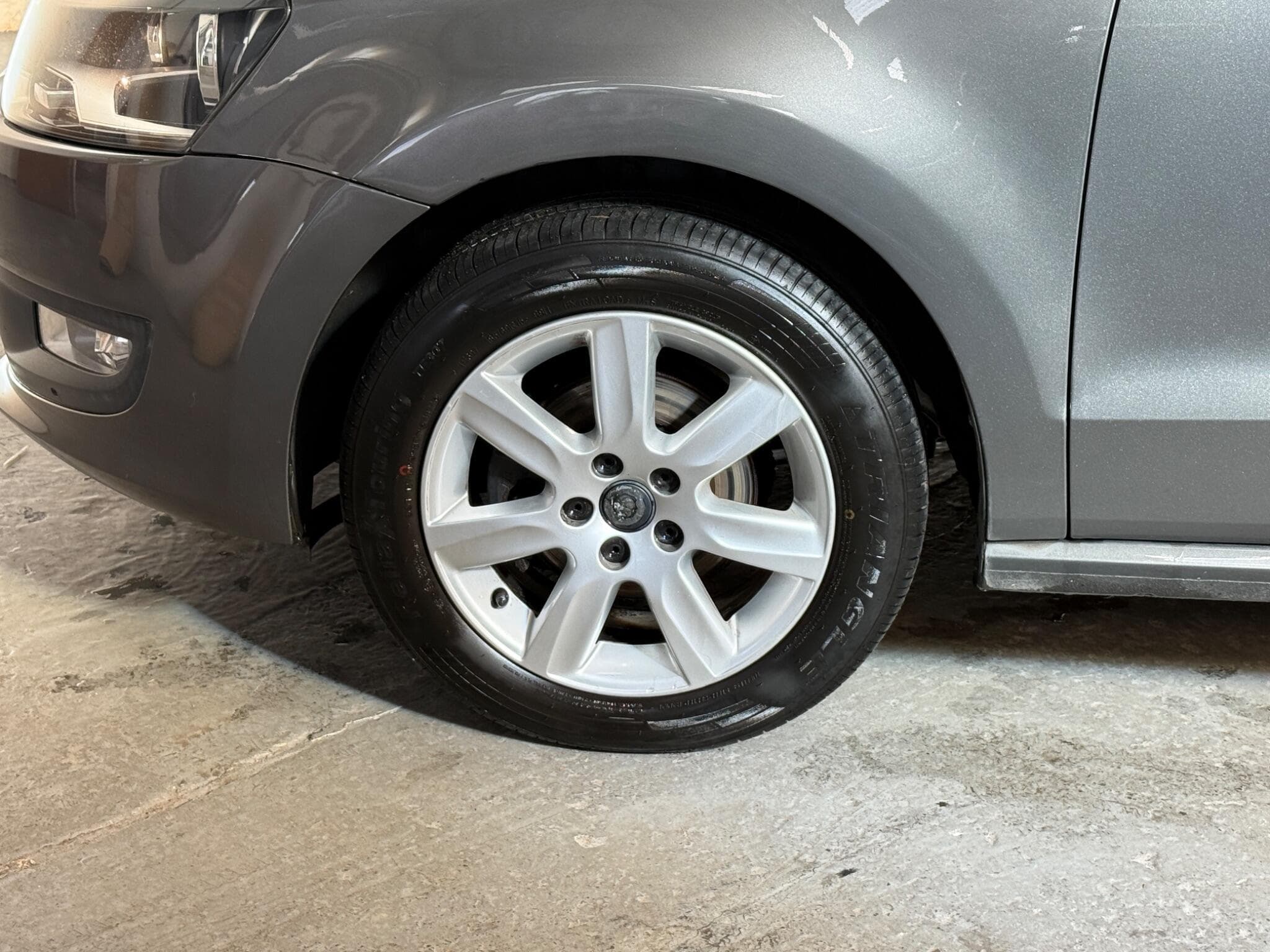 2013 Volkswagen Polo - Image 13