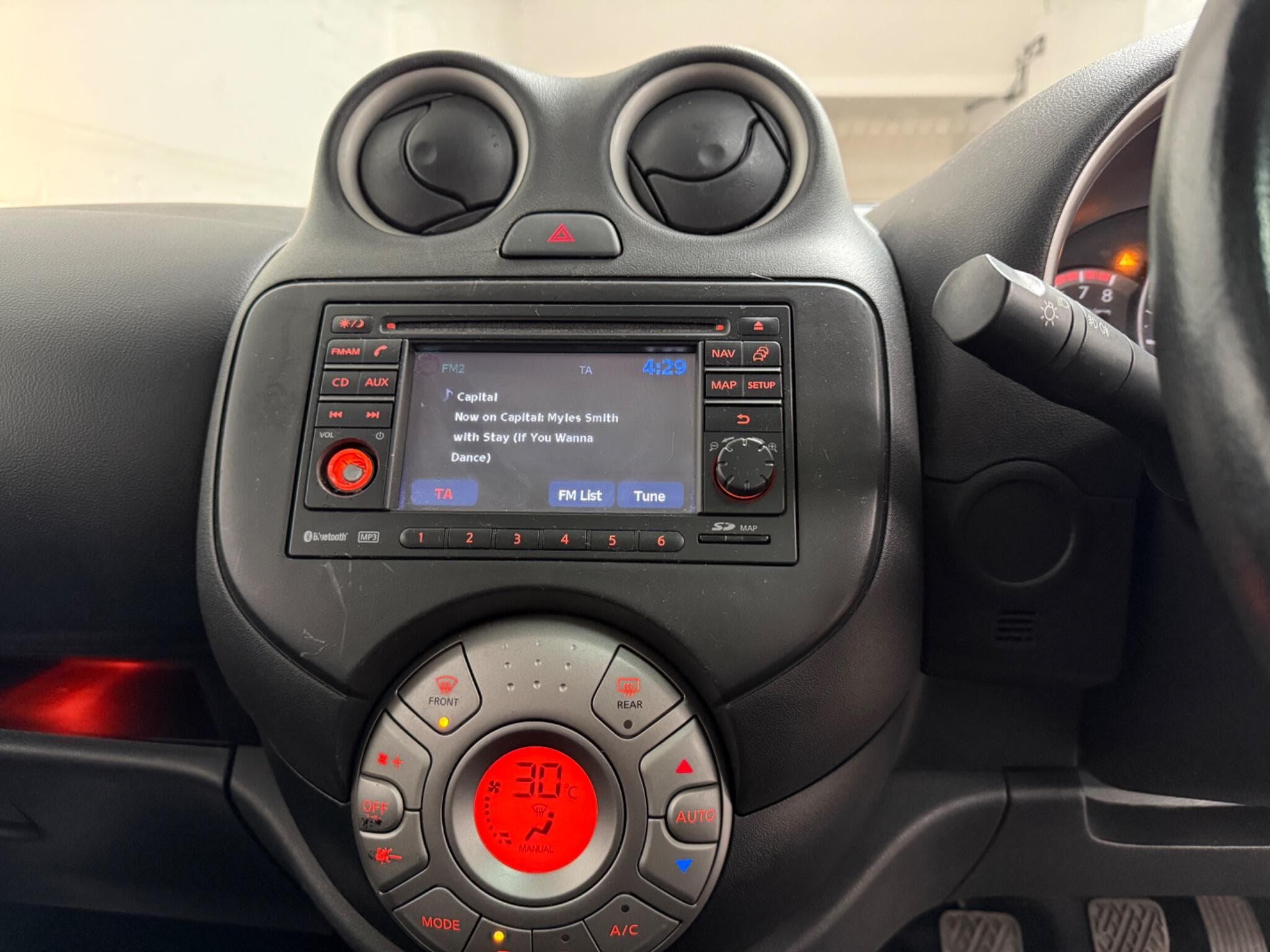 2012 Nissan Micra - Image 12