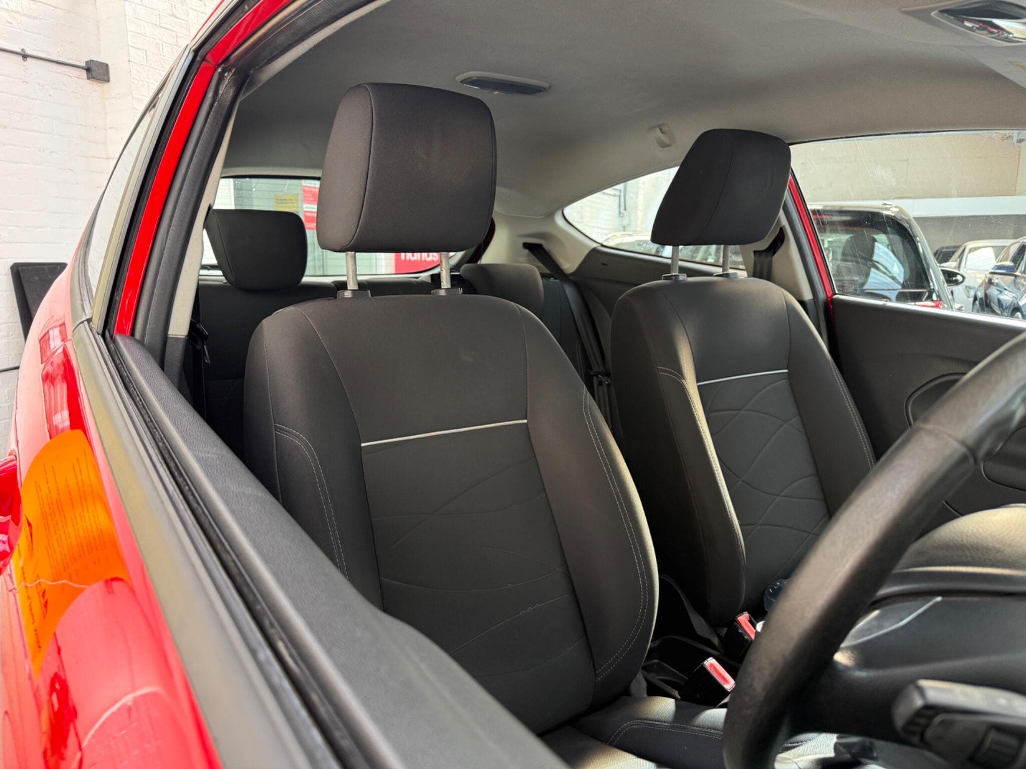 2014 Ford Fiesta - Image 10