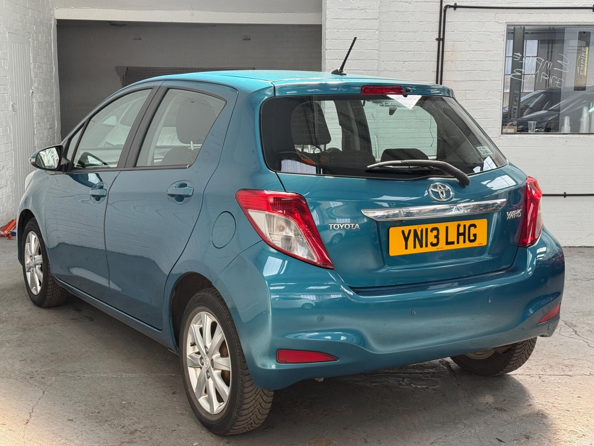 2013 Toyota Yaris - Image 8