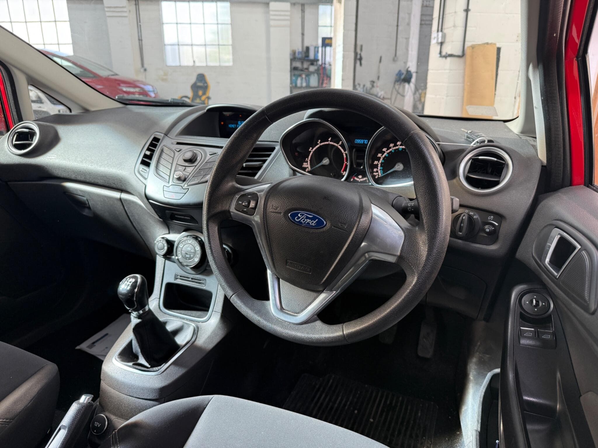 2014 Ford Fiesta - Image 12