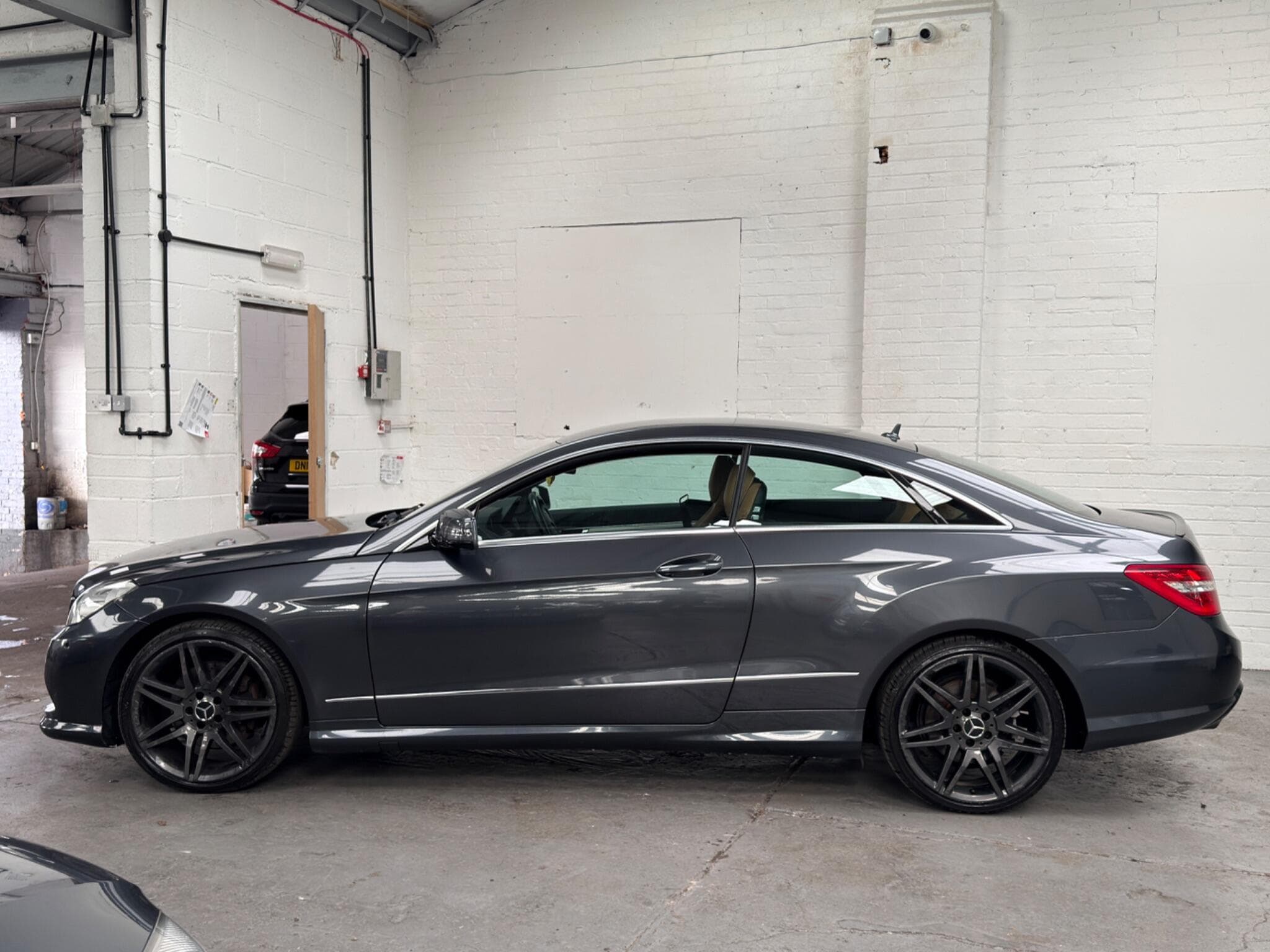 2010 Mercedes-Benz E Class - Image 6