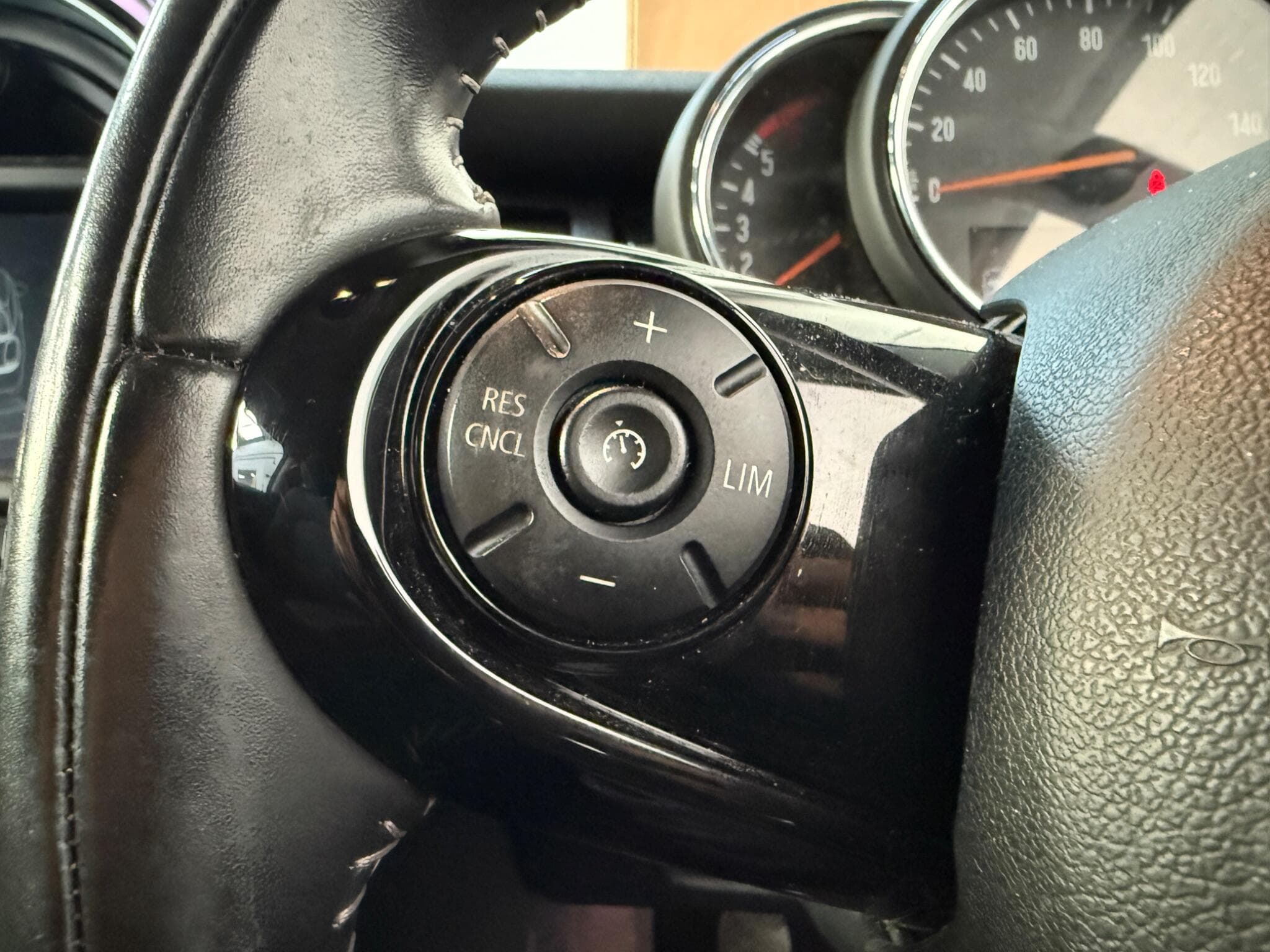 2016 MINI Hatch - Image 16