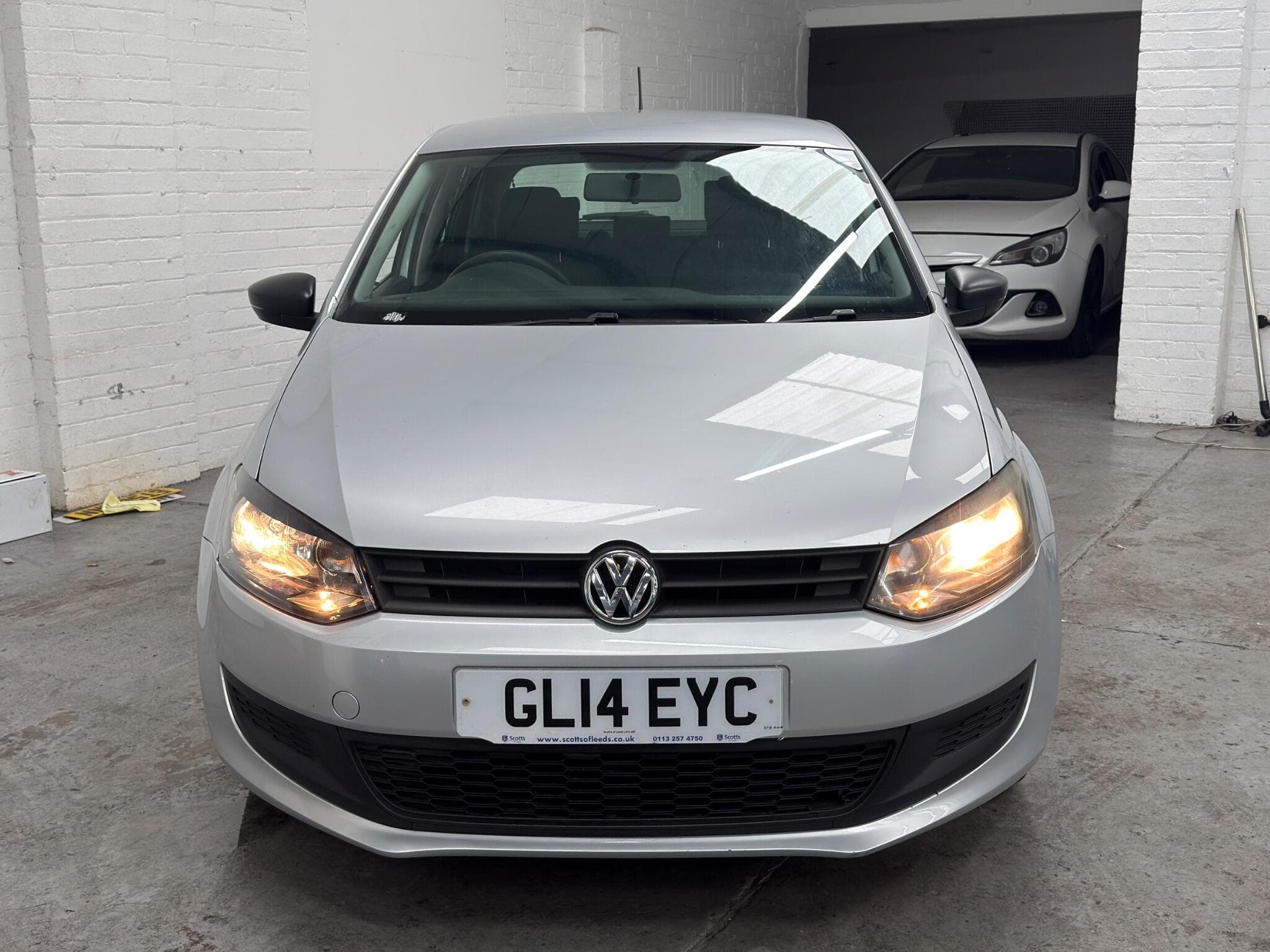 2014 Volkswagen Polo - Image 2