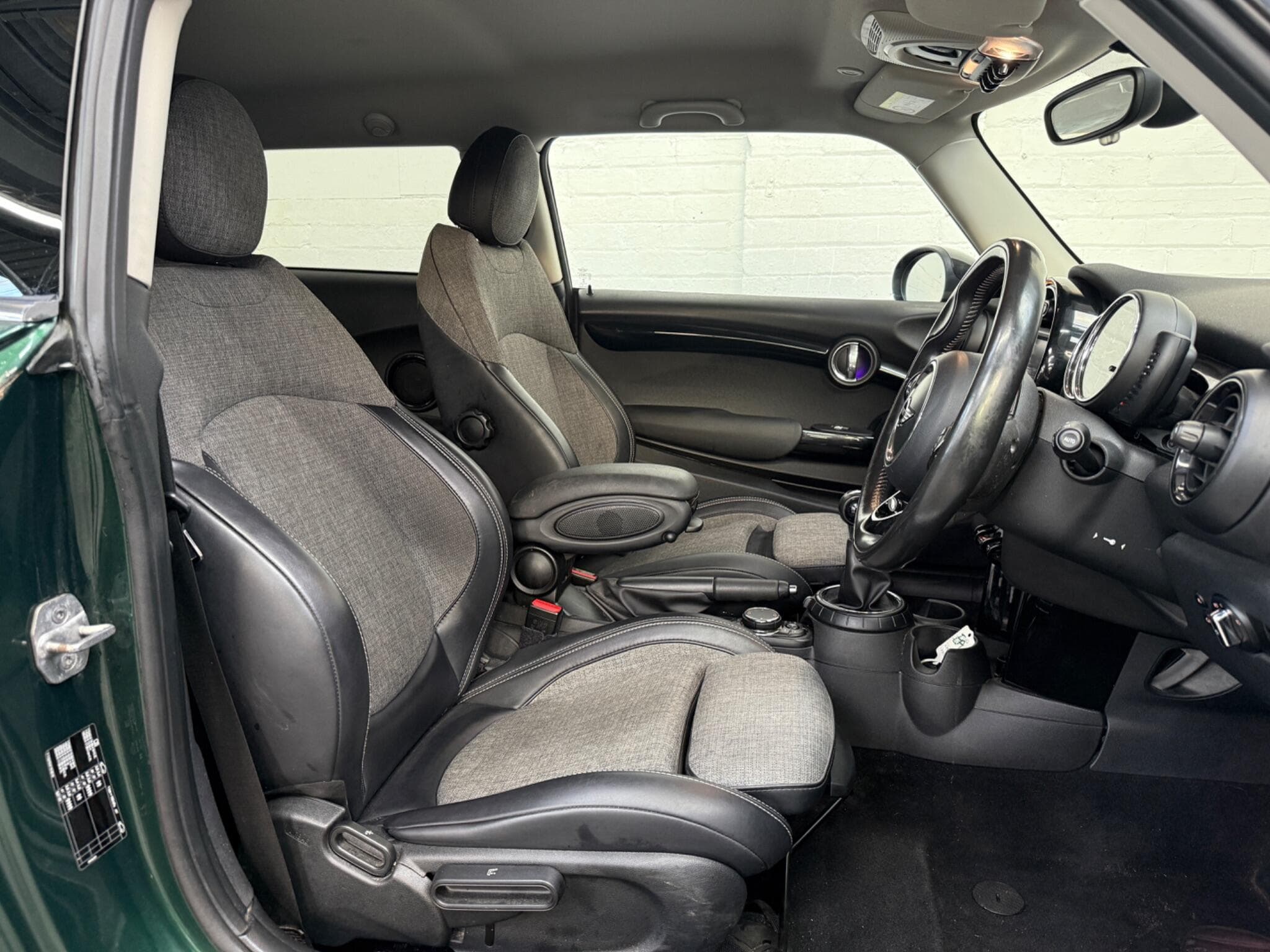 2016 MINI Hatch - Image 13