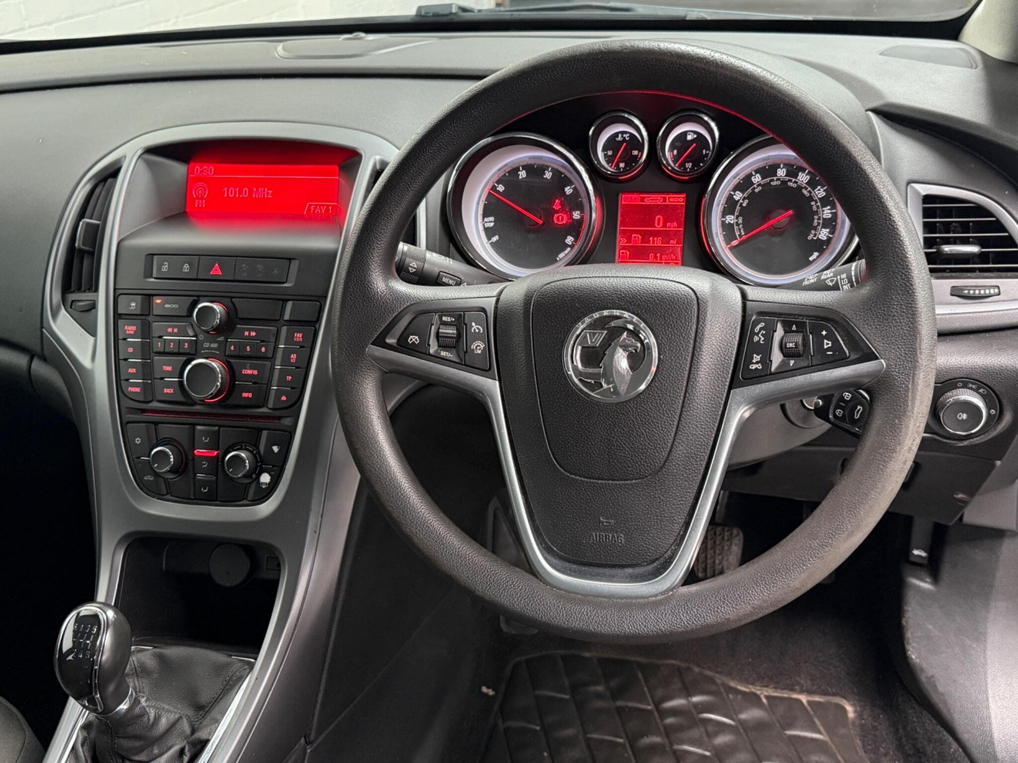 2016 Vauxhall Astra - Image 28