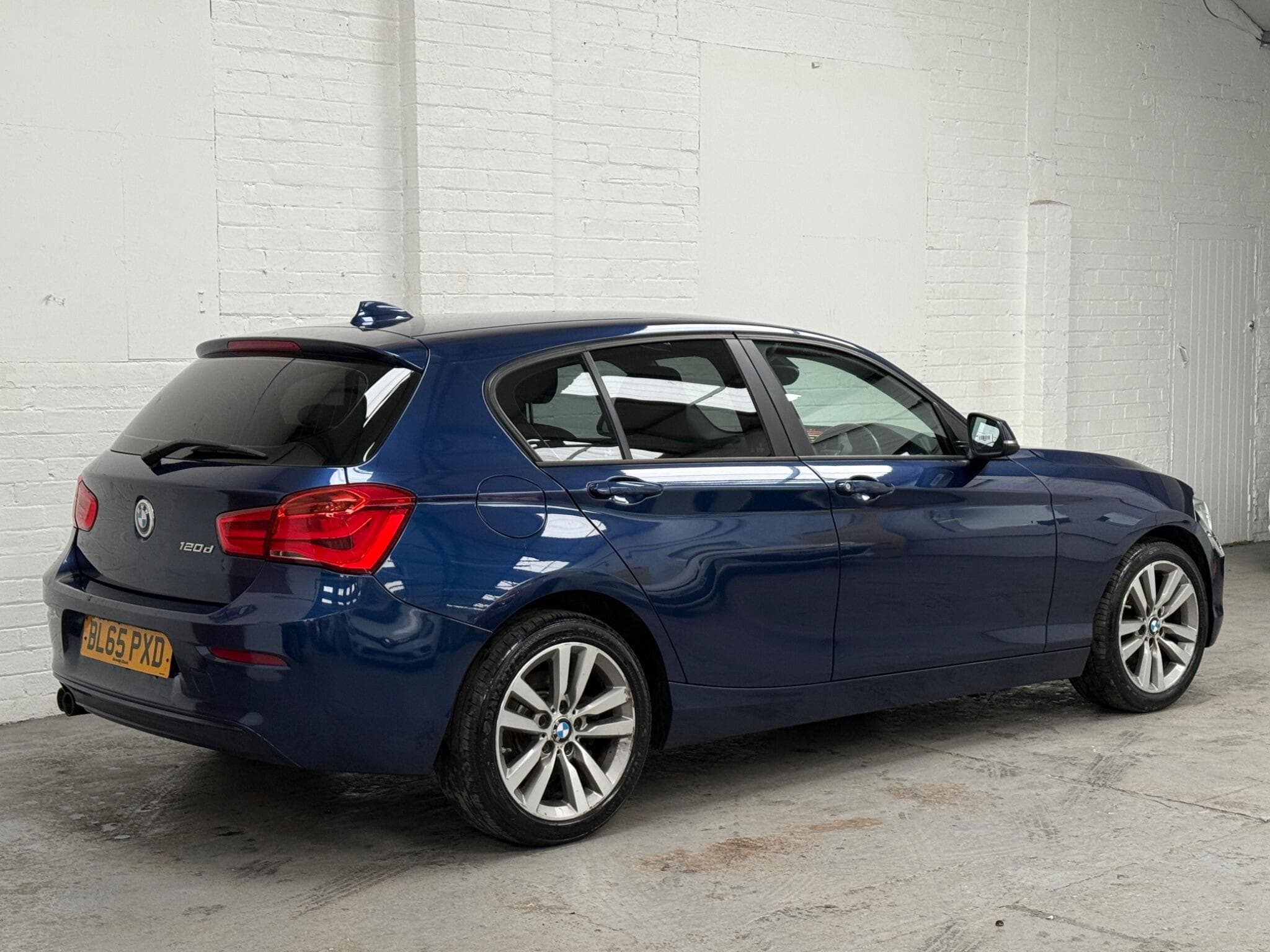 2016 BMW 1 Series - Image 9