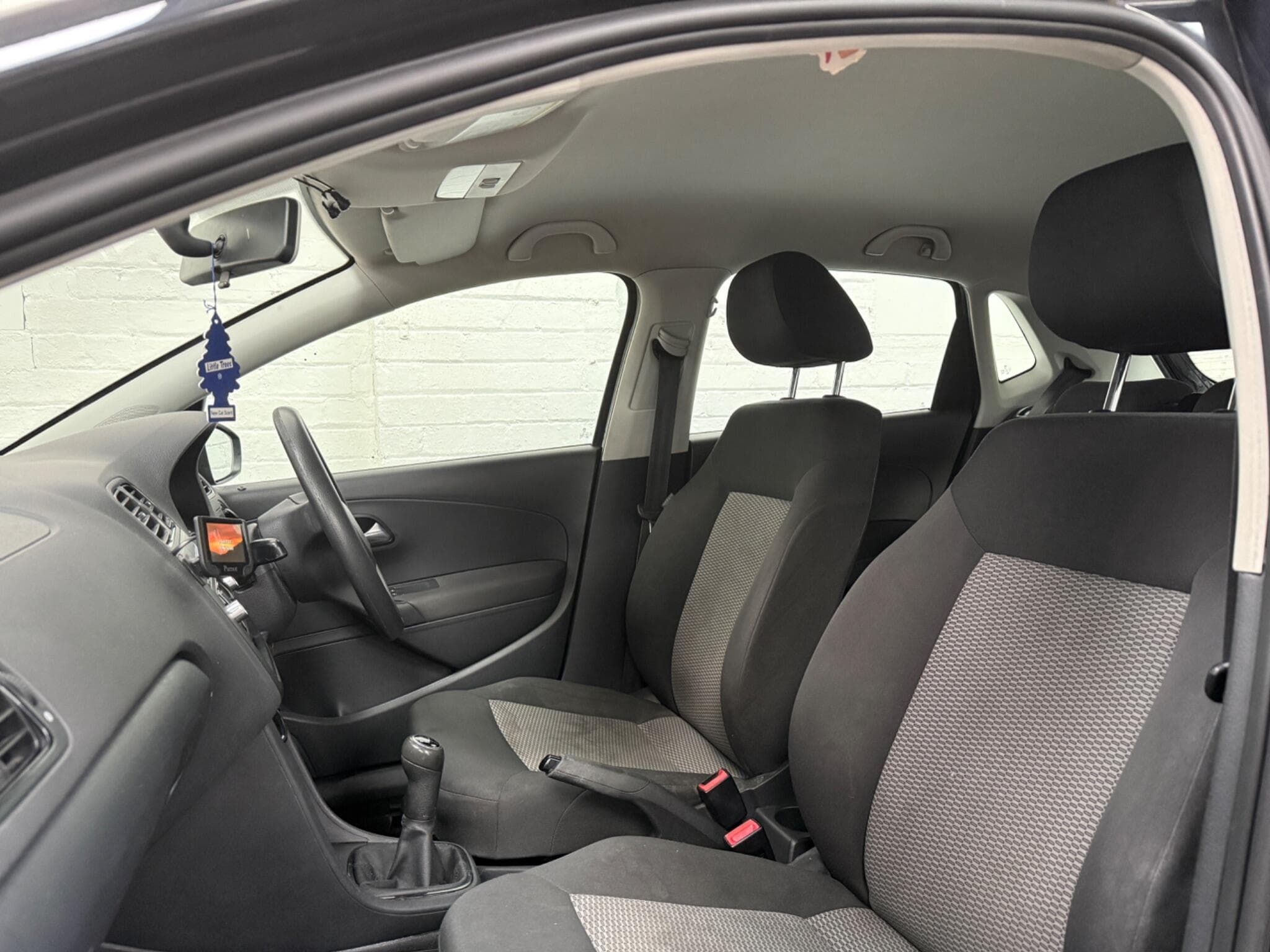 2010 Volkswagen Polo - Image 13