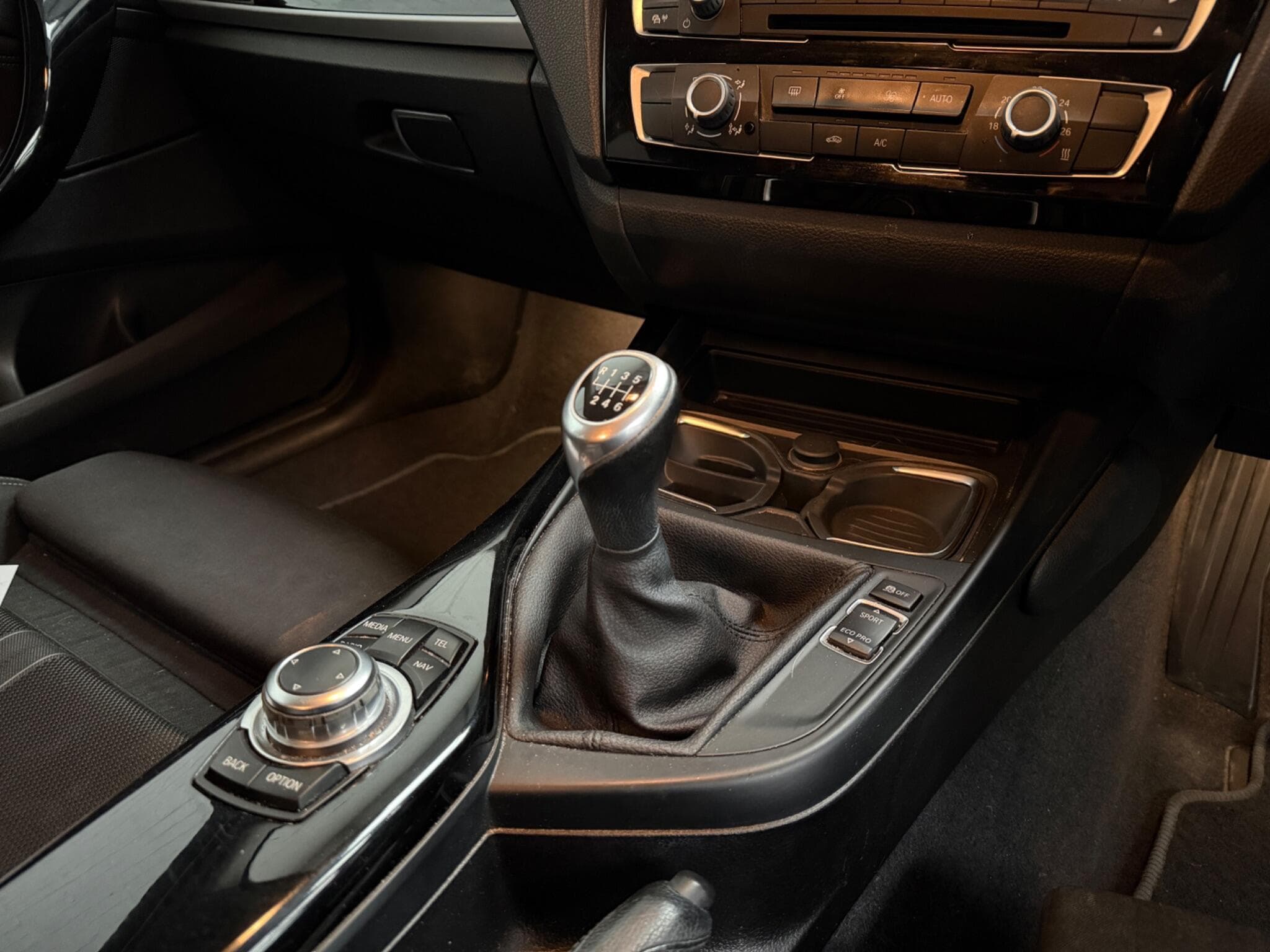 2016 BMW 1 Series - Image 11