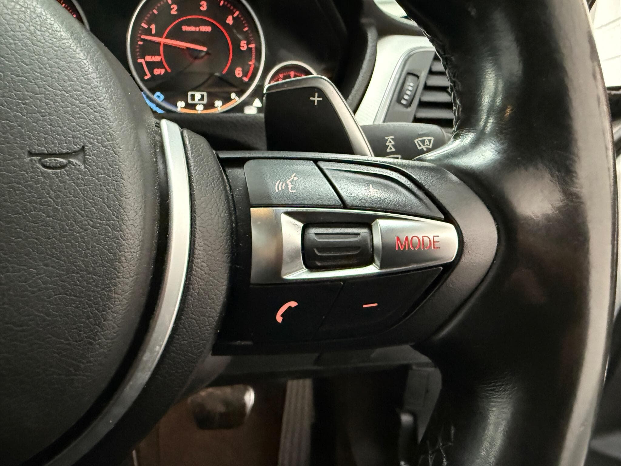 2015 BMW 3 Series - Image 24