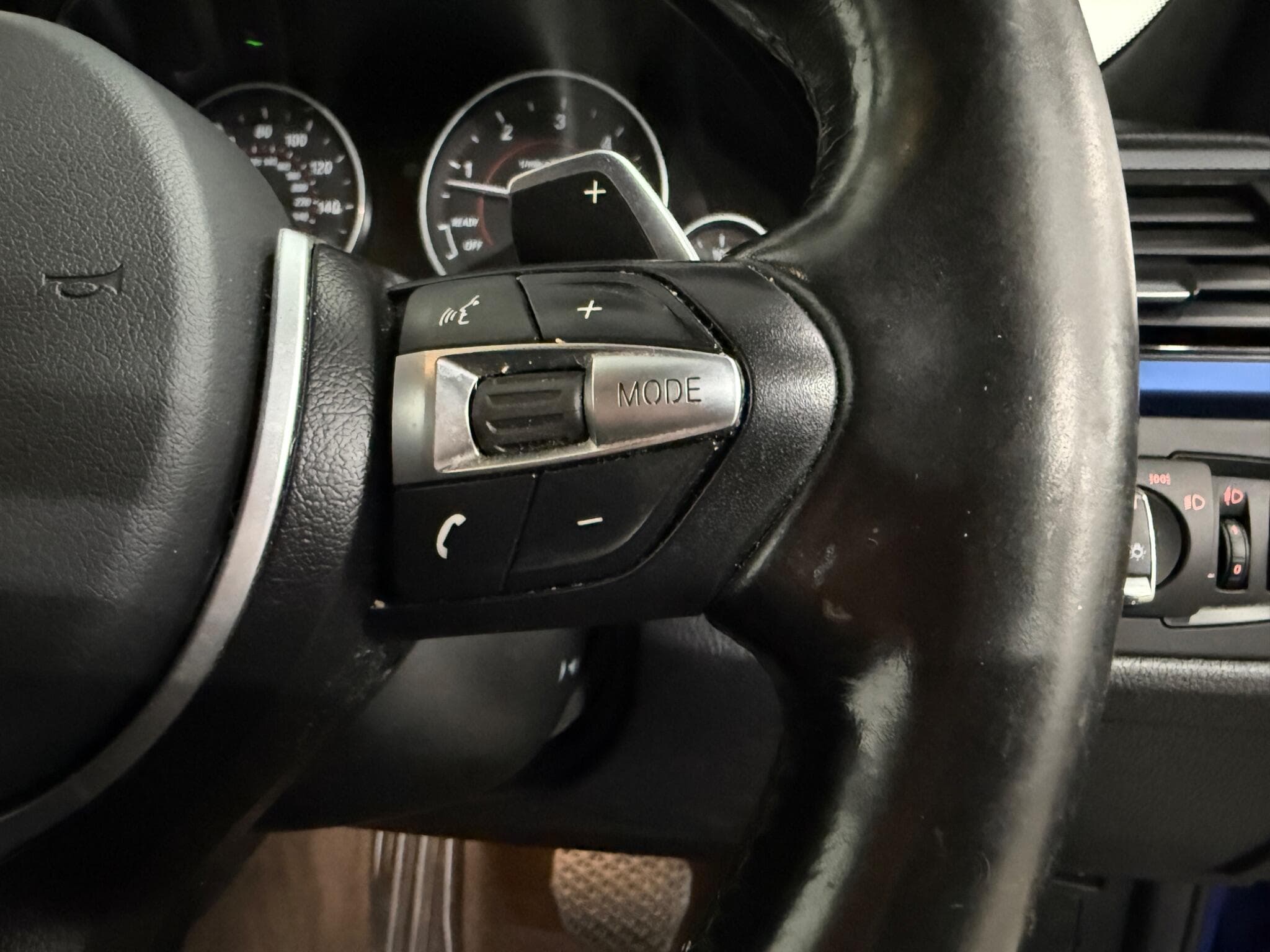 2014 BMW 3 Series - Image 17