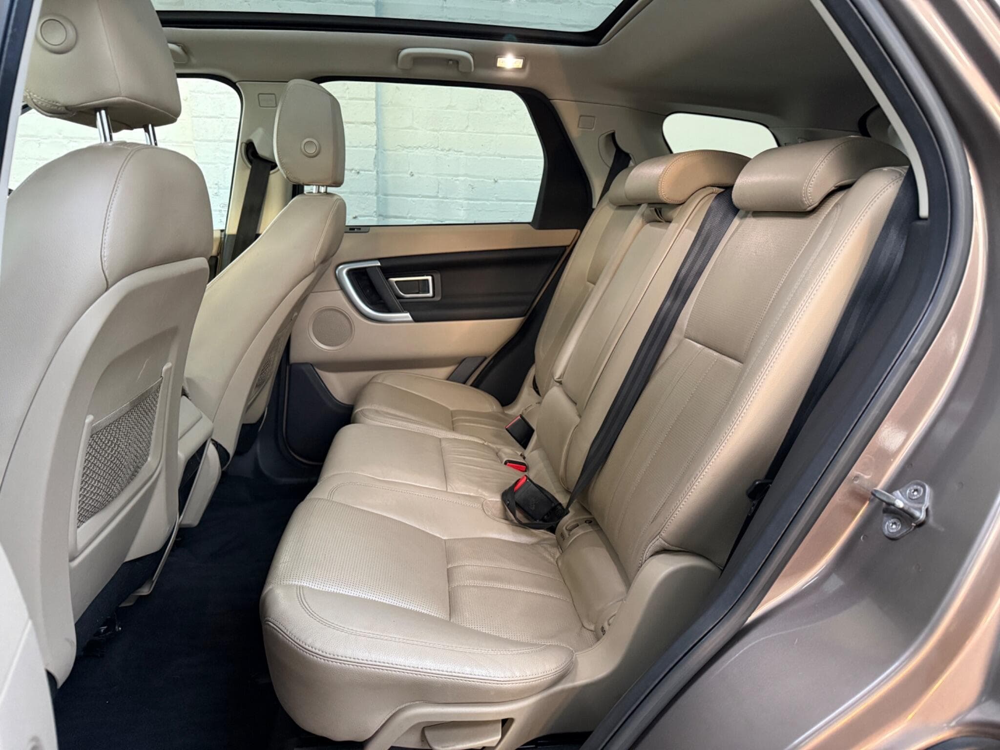 2015 Land Rover Discovery Sport - Image 14