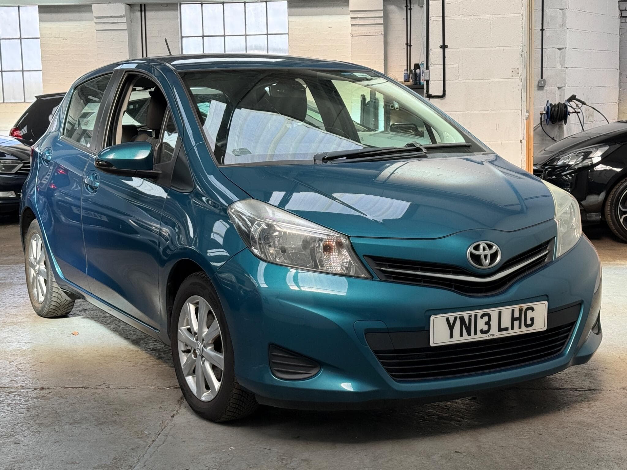 2013 Toyota Yaris - Image 6