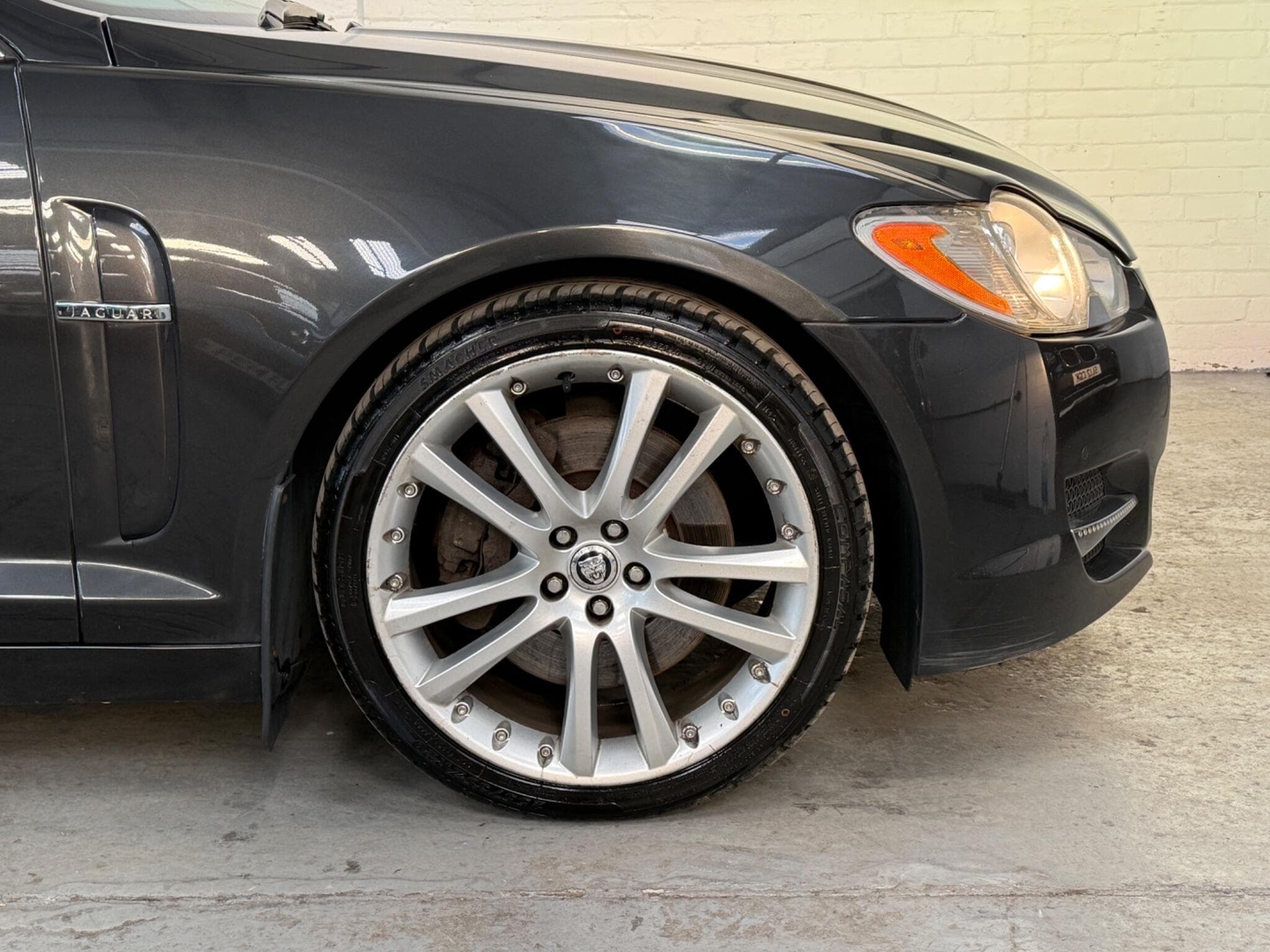 2011 Jaguar XF - Image 15