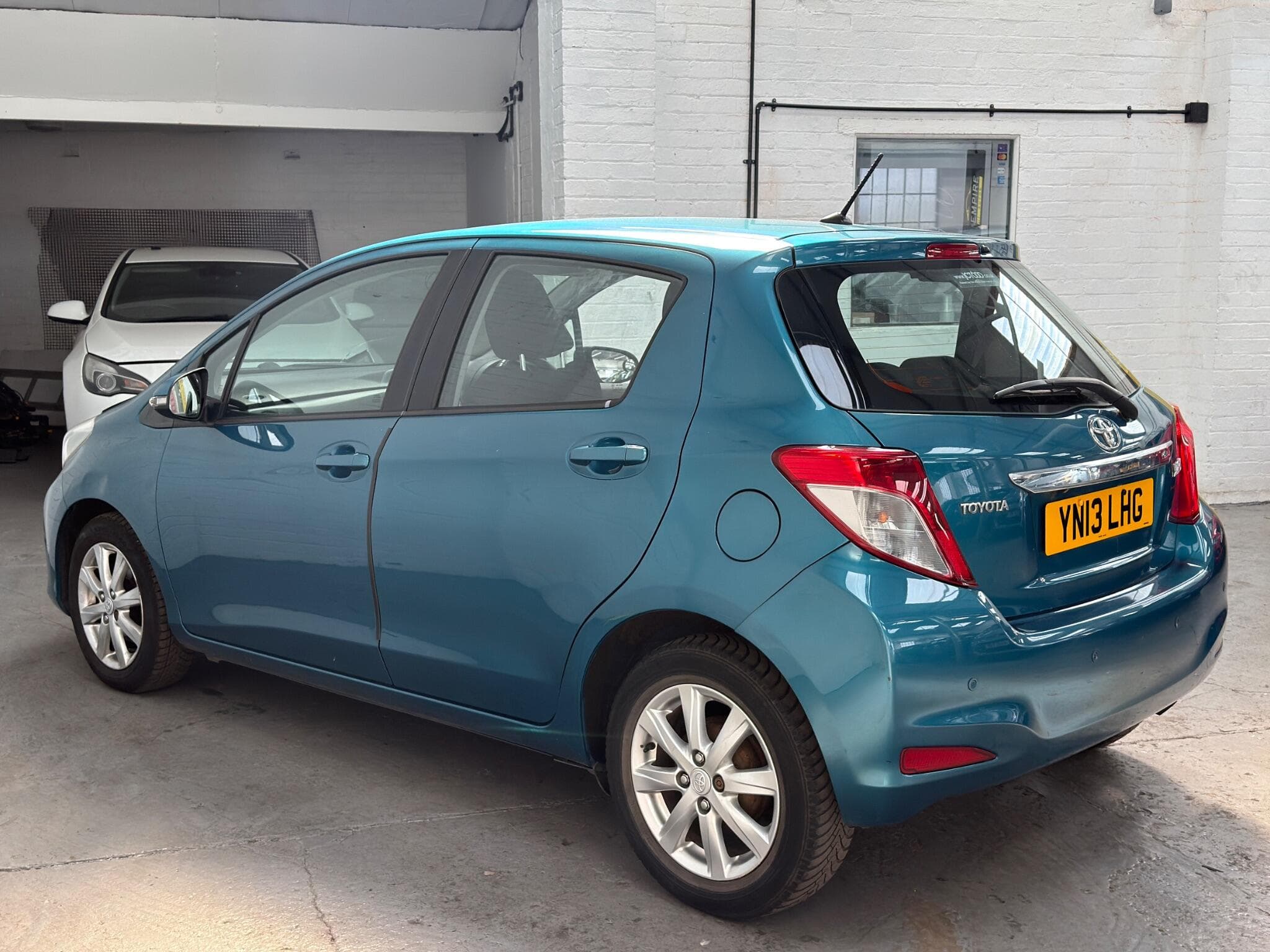 2013 Toyota Yaris - Image 7