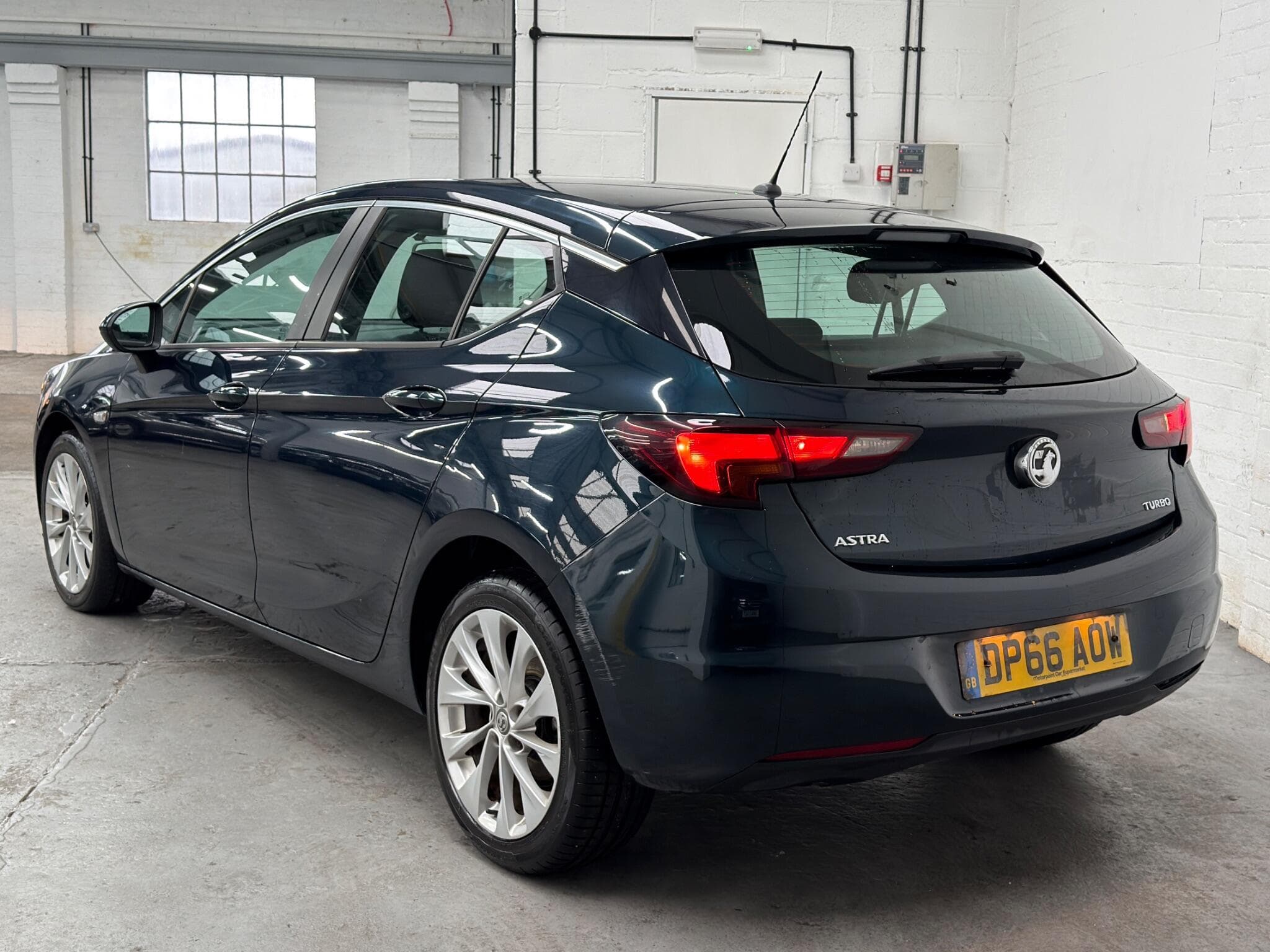 2016 Vauxhall Astra - Image 4