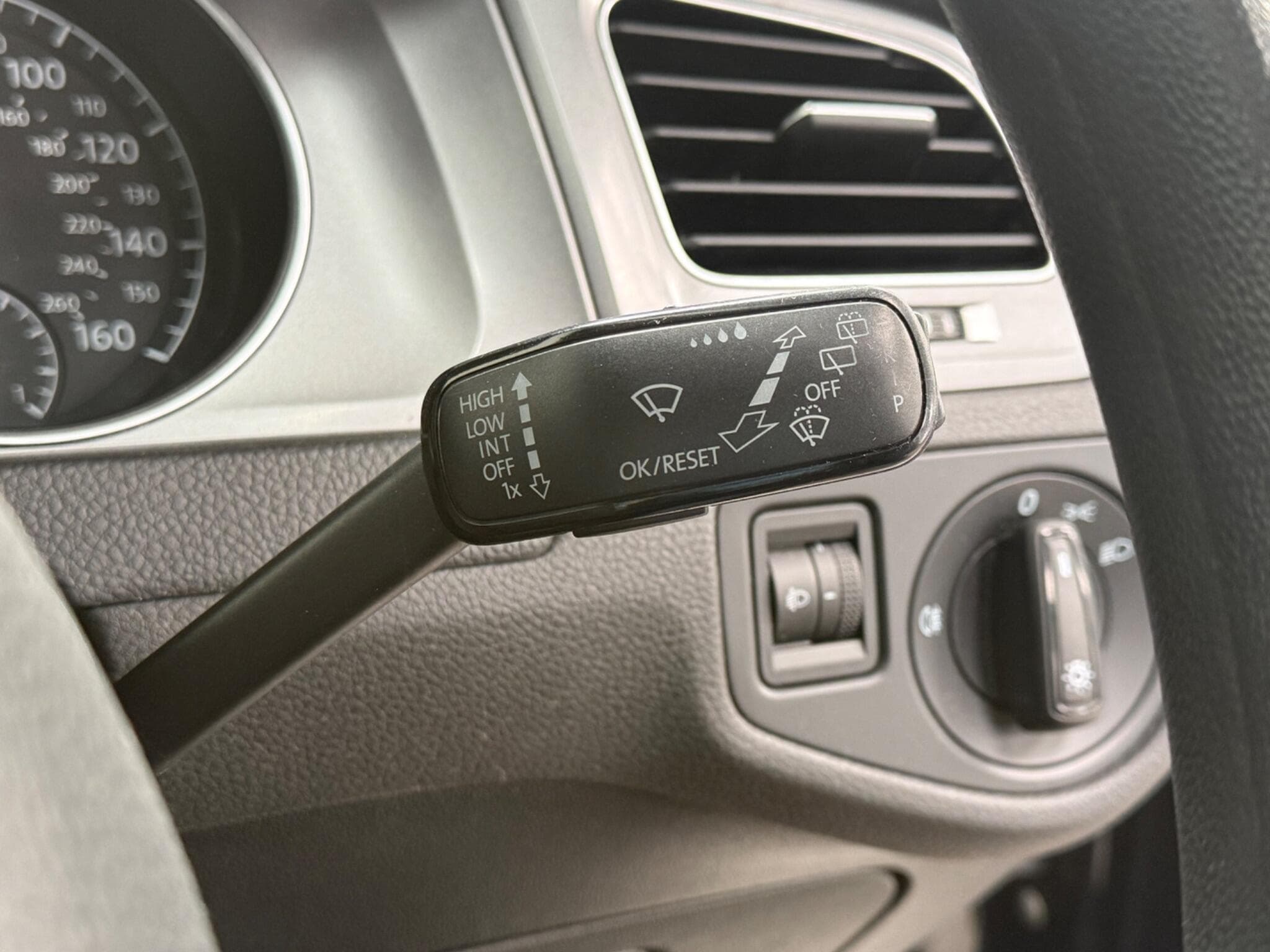 2015 Volkswagen Golf - Image 20