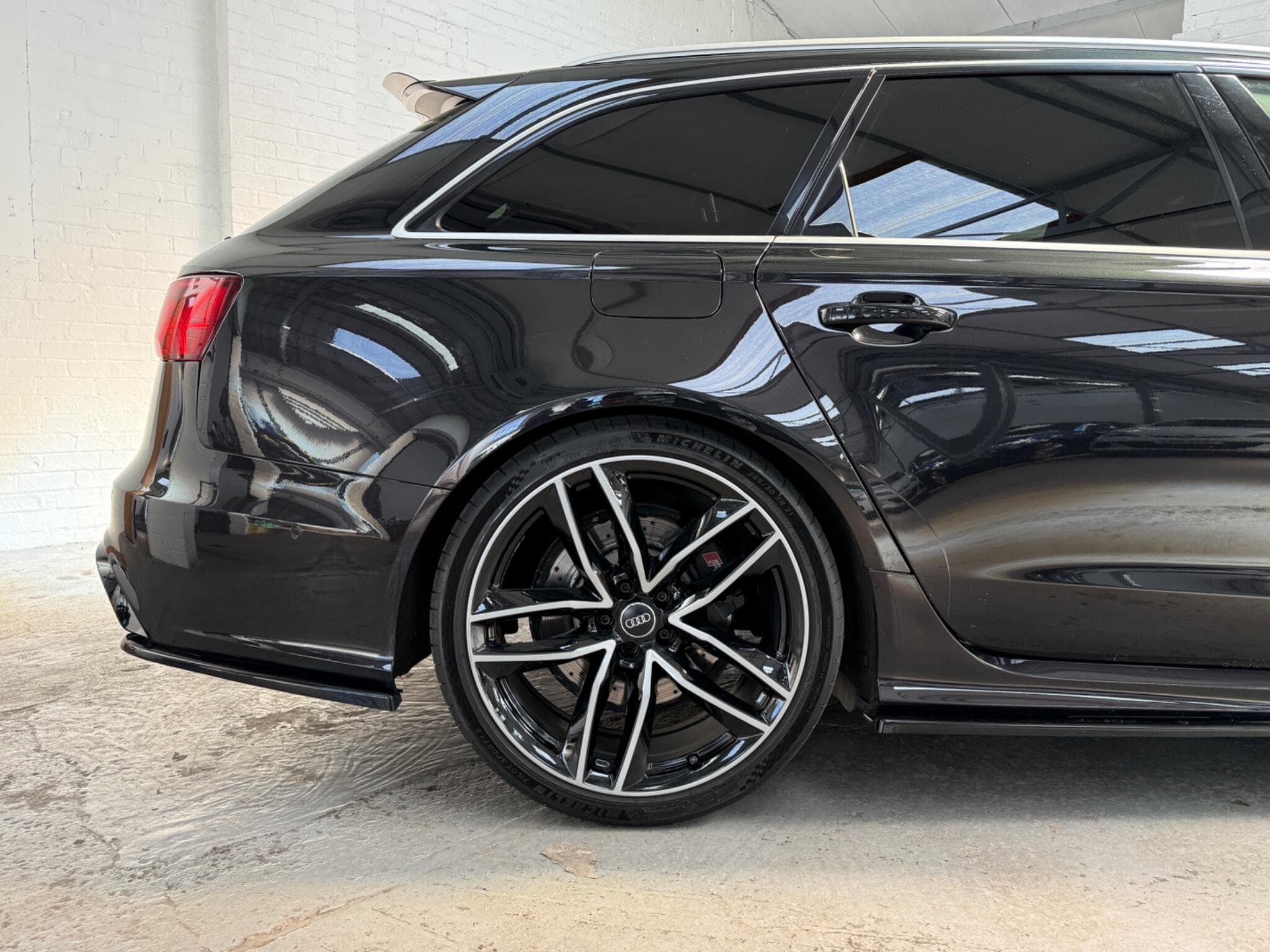 2017 Audi RS6 Avant - Image 30