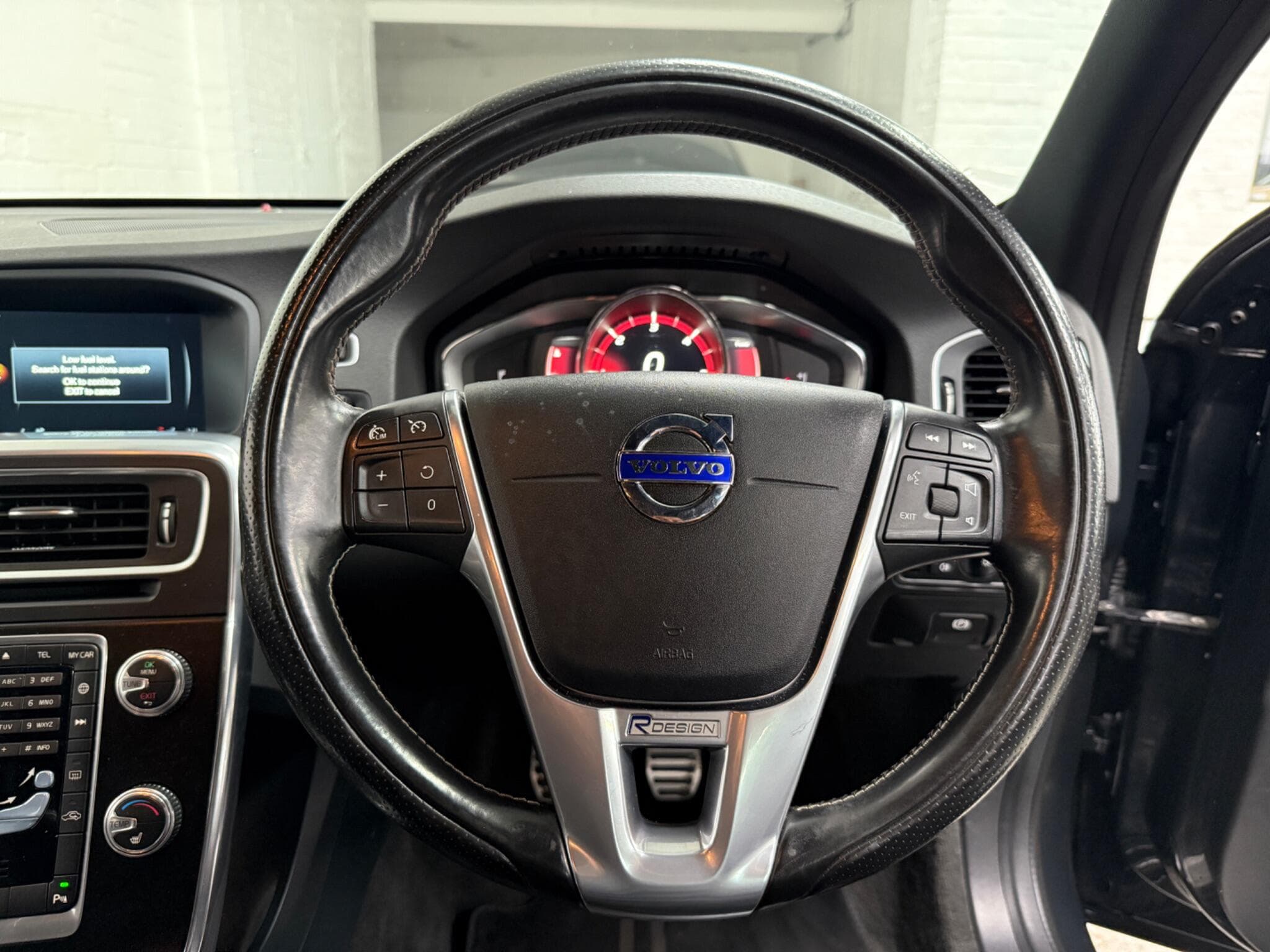 2016 Volvo V60 - Image 28