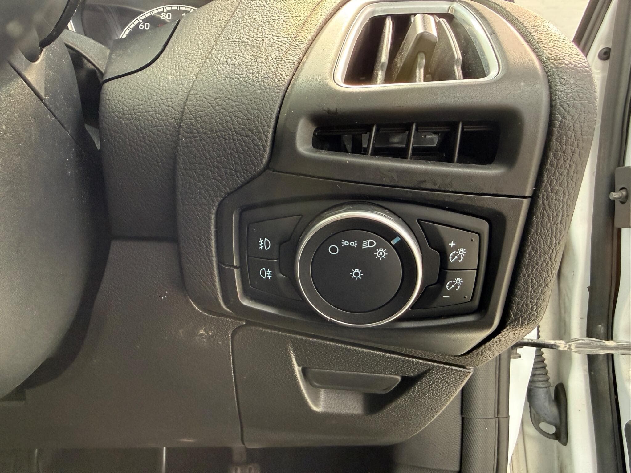 2016 Ford Focus - Image 19