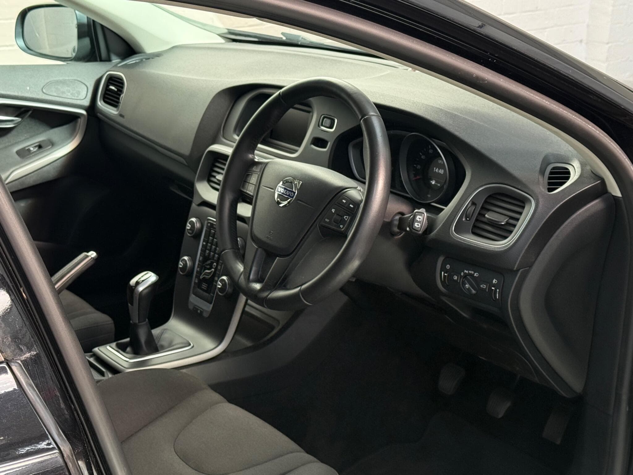2015 Volvo V40 - Image 12
