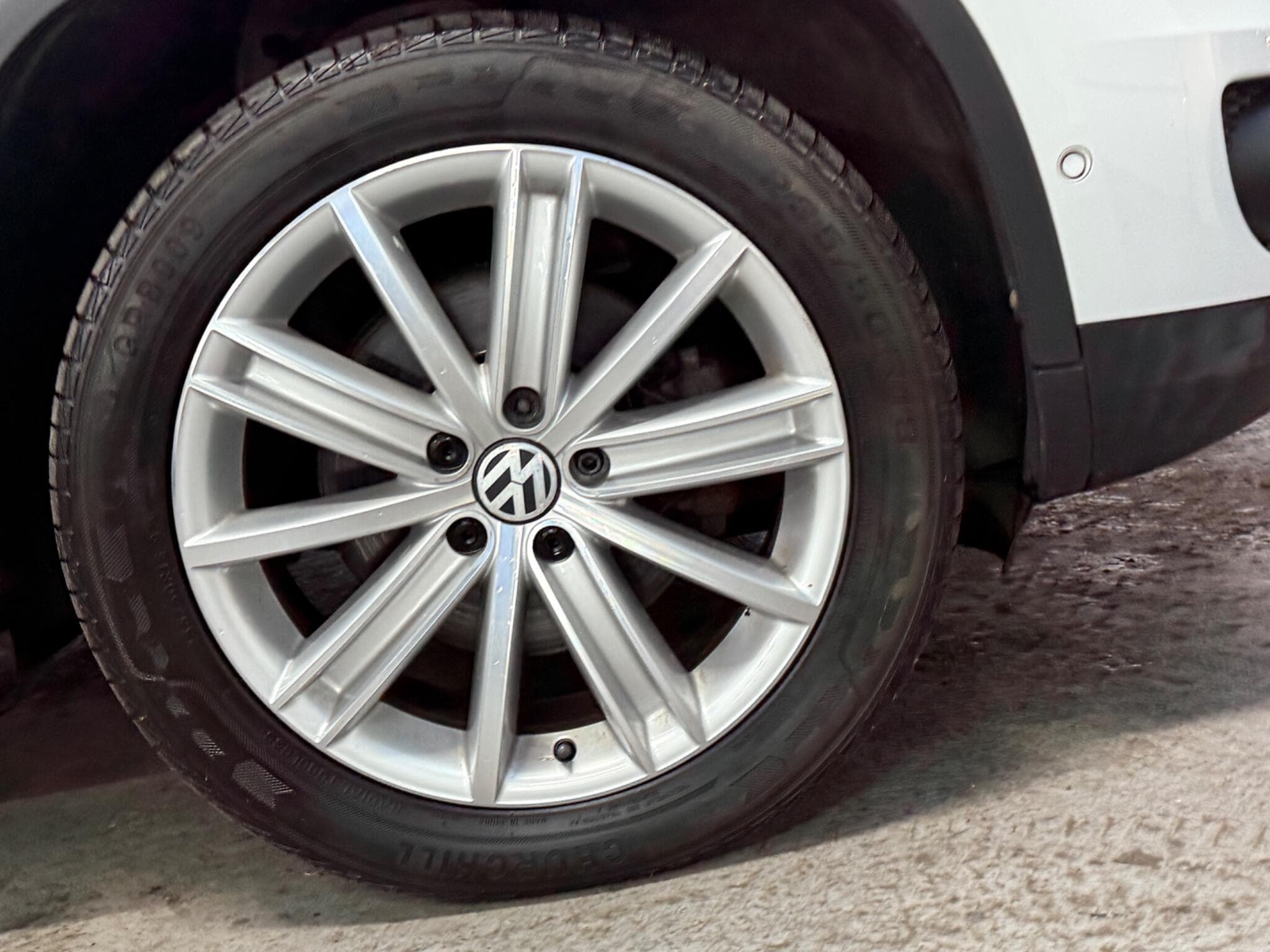 2015 Volkswagen Tiguan - Image 15