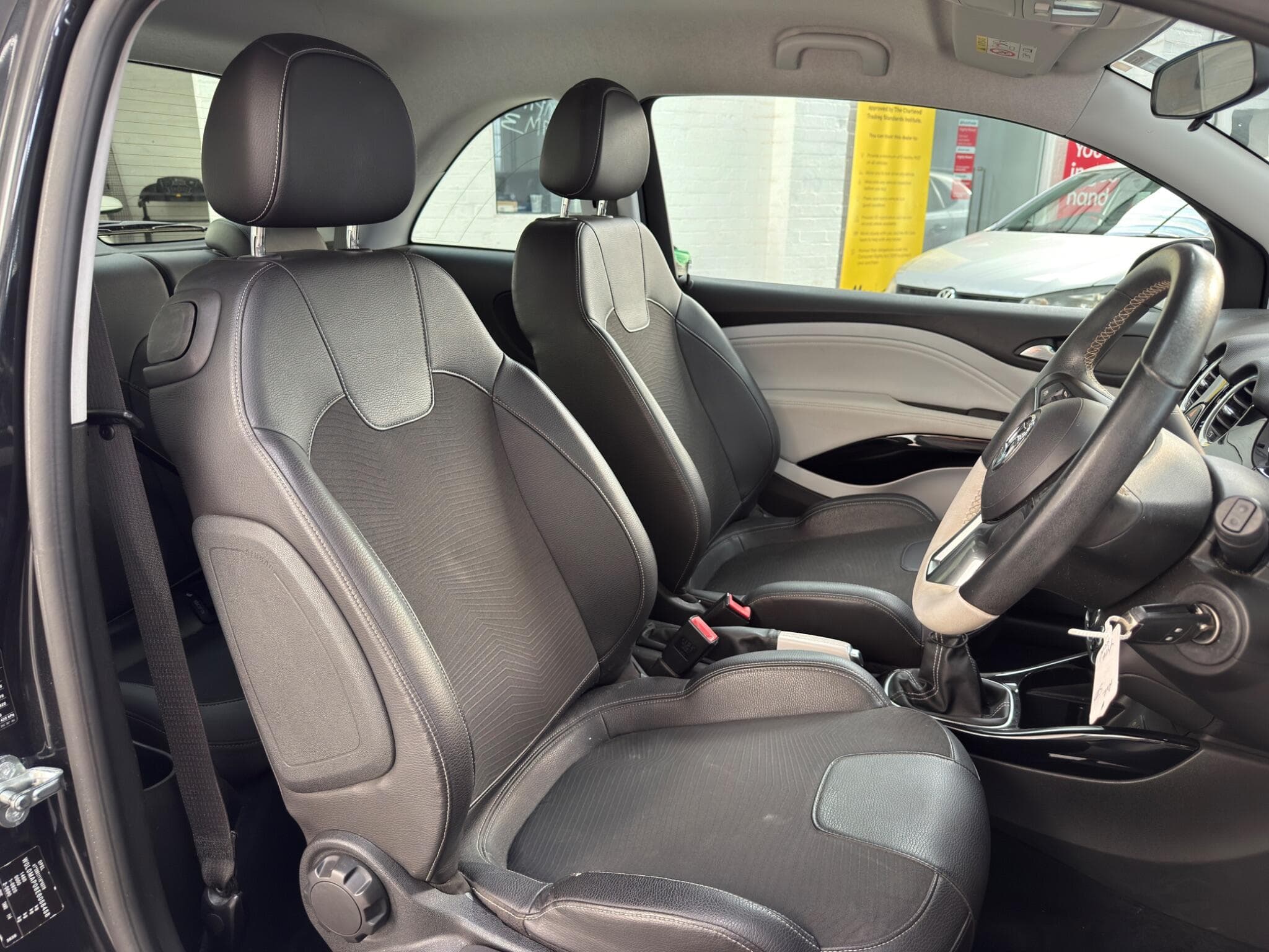 2014 Peugeot 2008 - Image 12