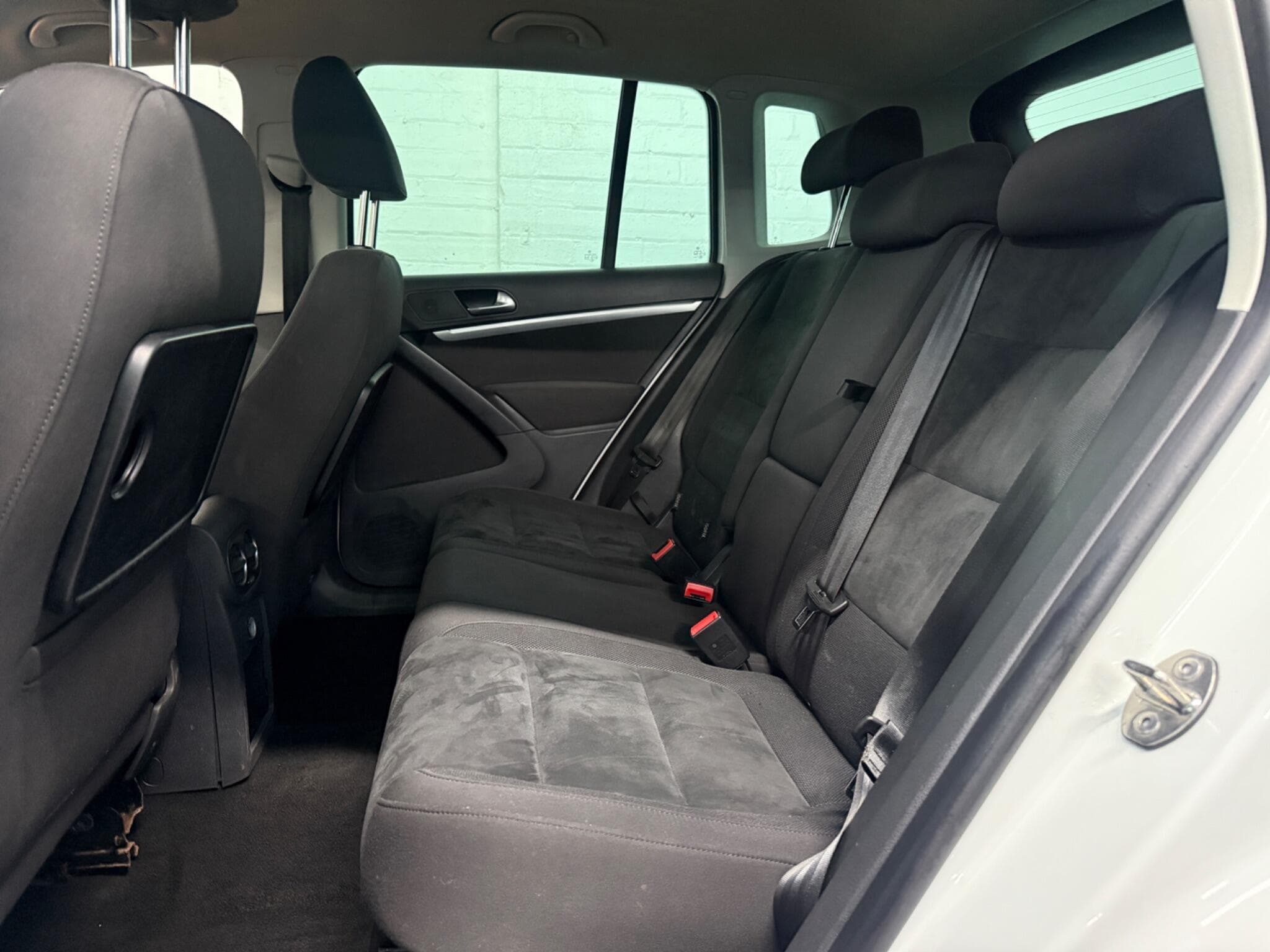 2015 Volkswagen Tiguan - Image 12