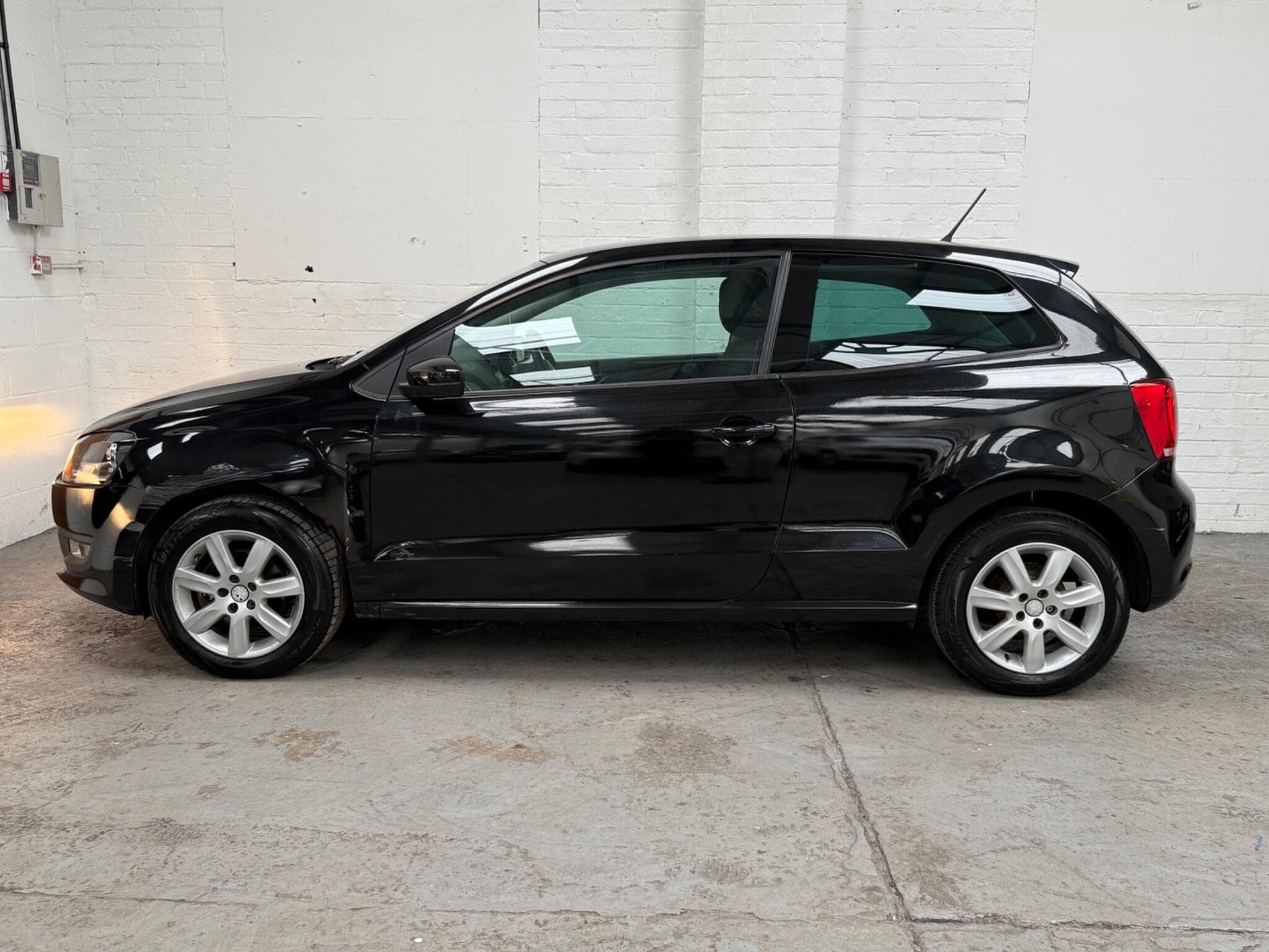 2012 Volkswagen Polo - Image 4