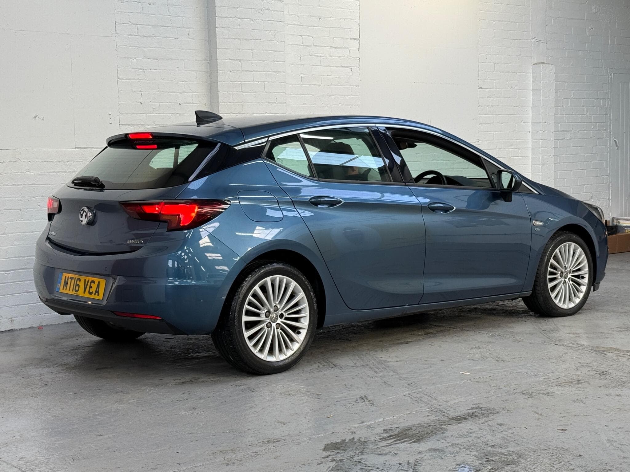 2016 Vauxhall Astra - Image 13
