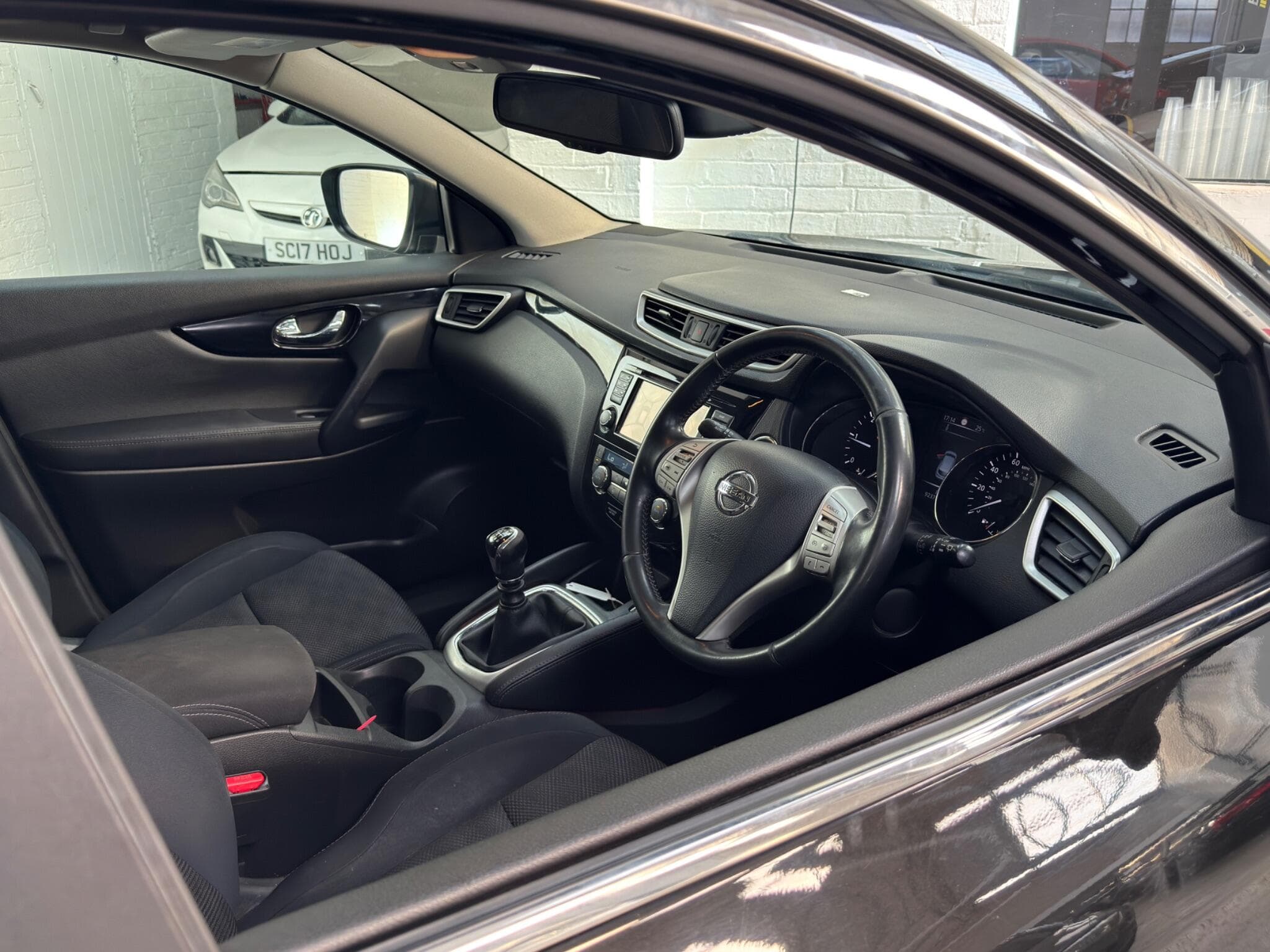 2015 Nissan Qashqai - Image 10
